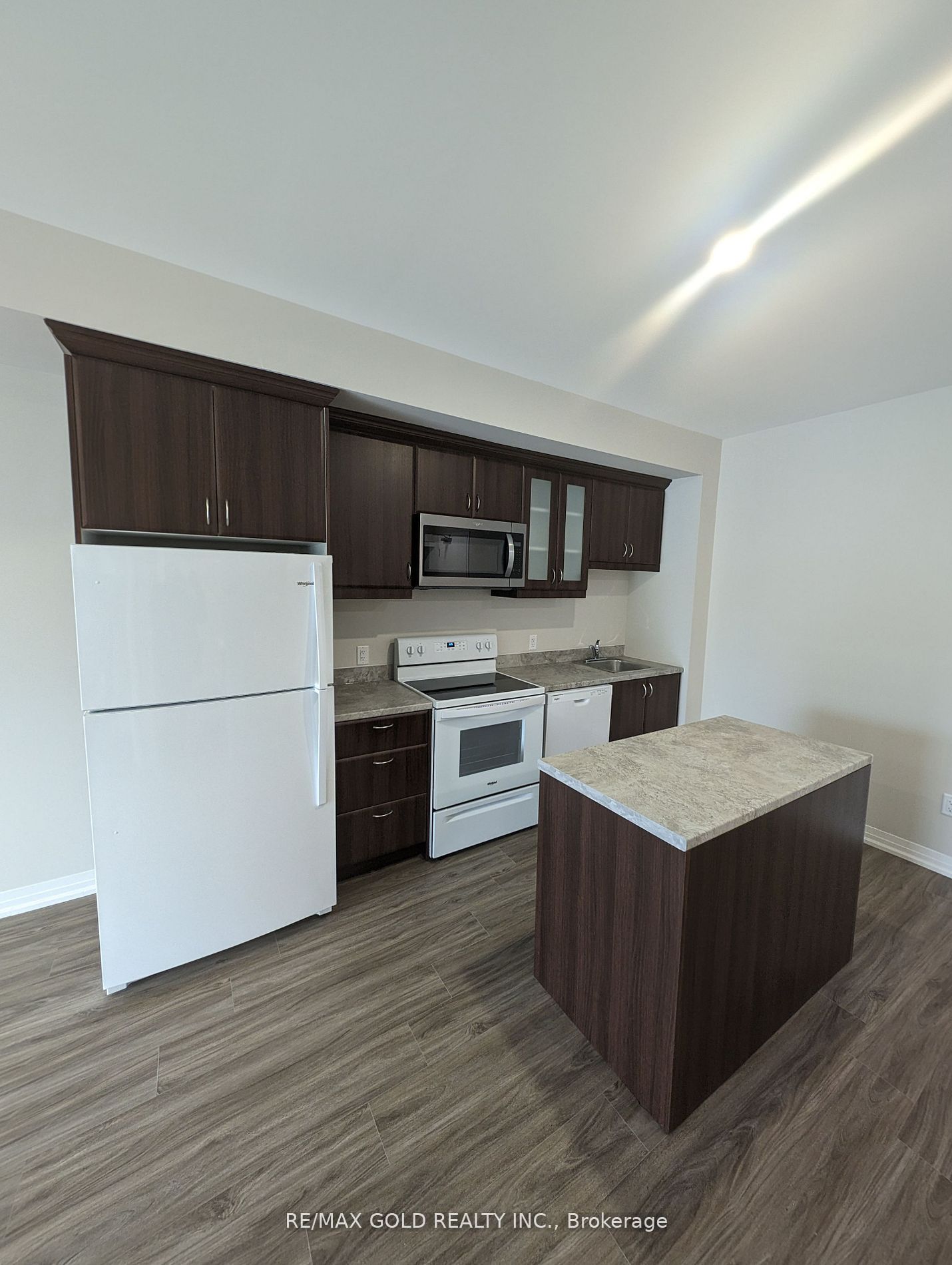 50 Herrick Avenue 105, St. Catharines, ON L2P 2T9 photo 3