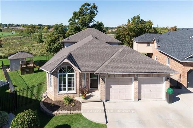 3 Vineberg Drive, Hamilton, ON L9B 2P6