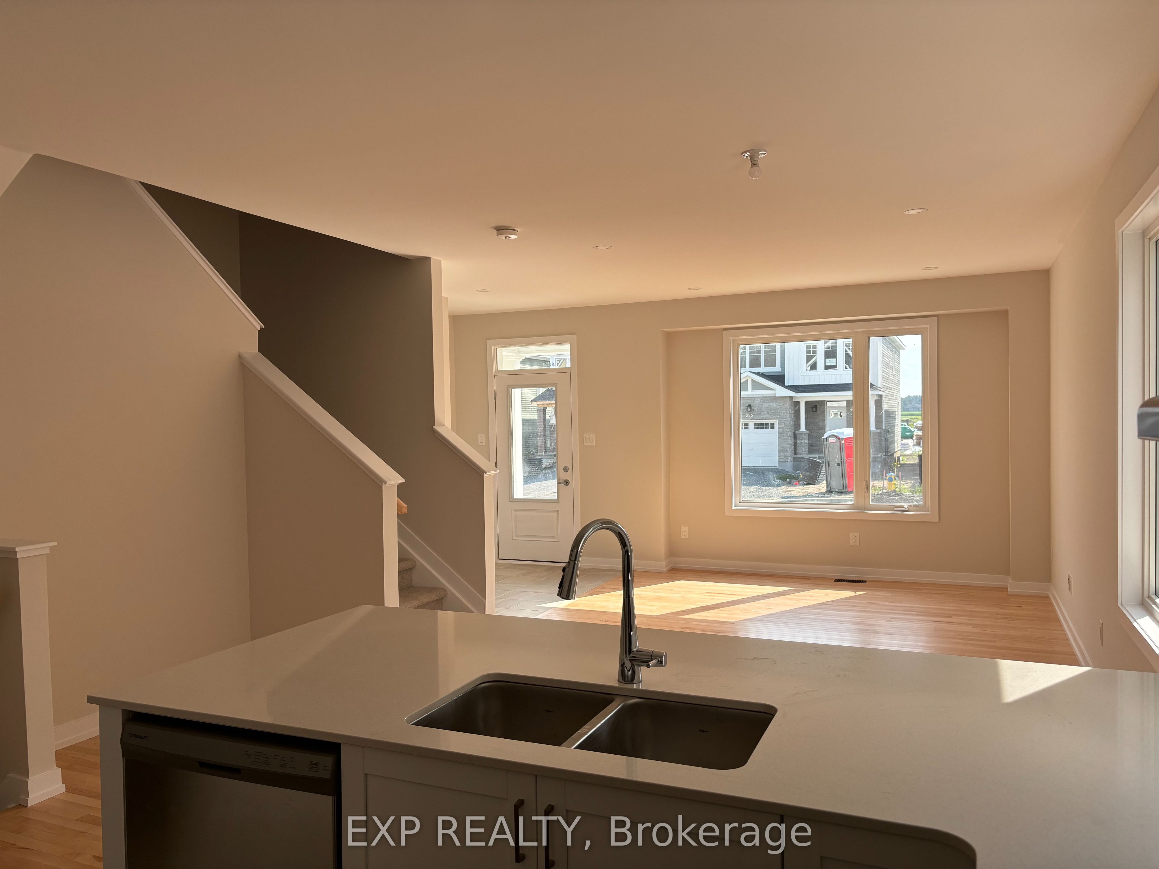 530 OLDENBURG Avenue, Stittsville - Munster - Richmond, ON K0A 2Z0 photo 4
