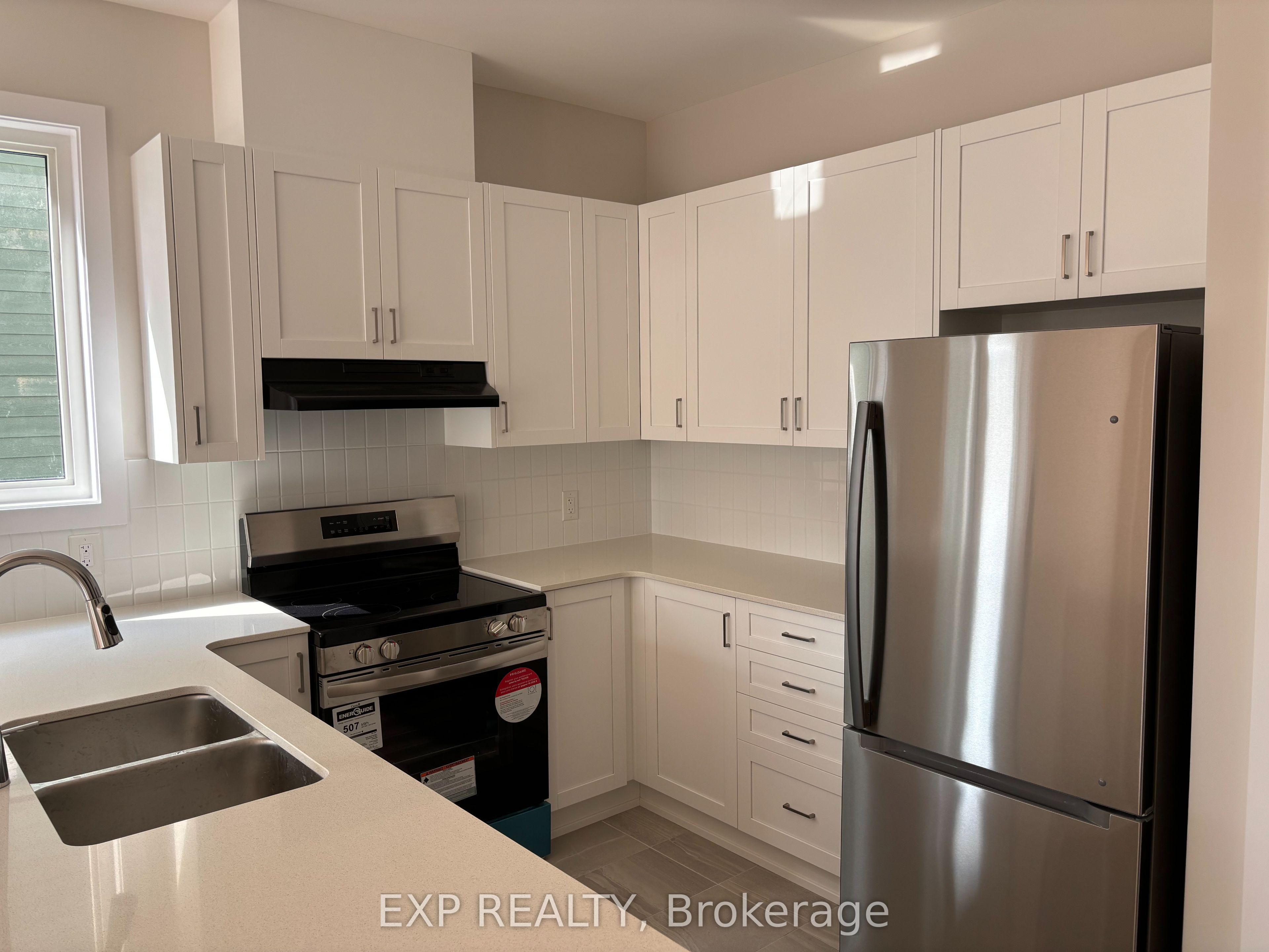 530 OLDENBURG Avenue, Stittsville - Munster - Richmond, ON K0A 2Z0 photo 5