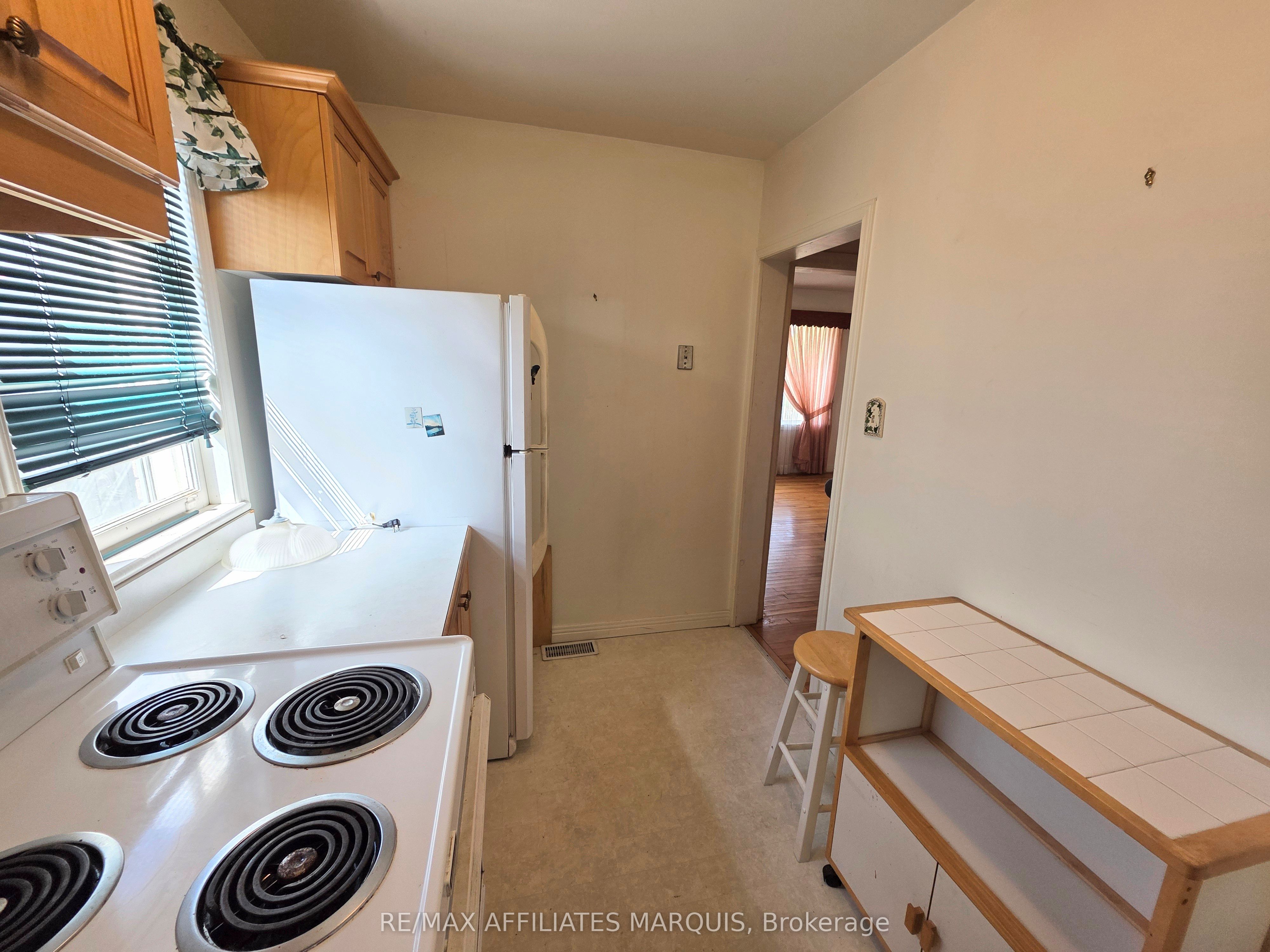 41 Elgin Street W, Smiths Falls, ON K7A 3C5 photo 5
