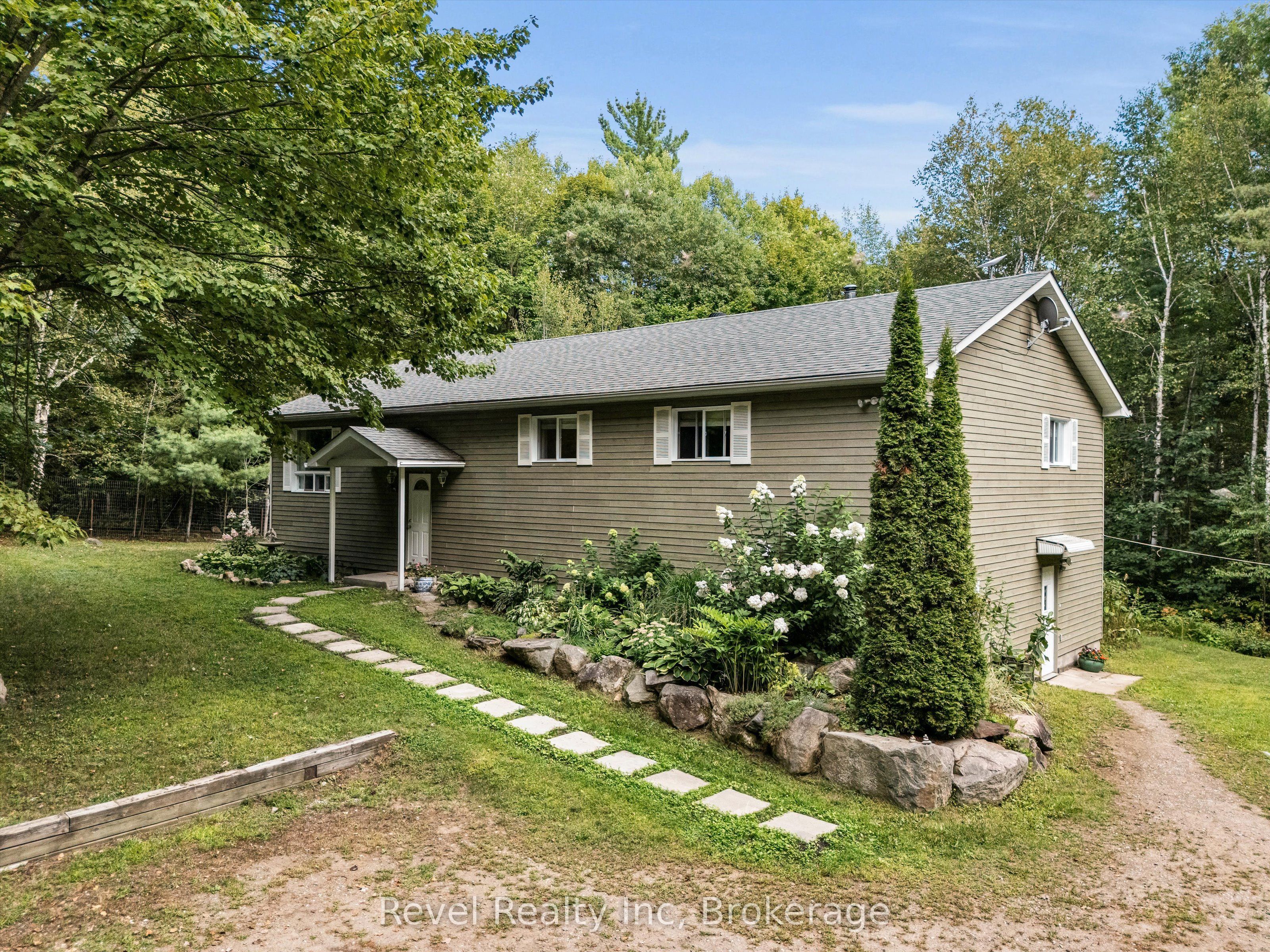 1326 Echo Lake Road, Lake of Bays, ON P0B 1A0