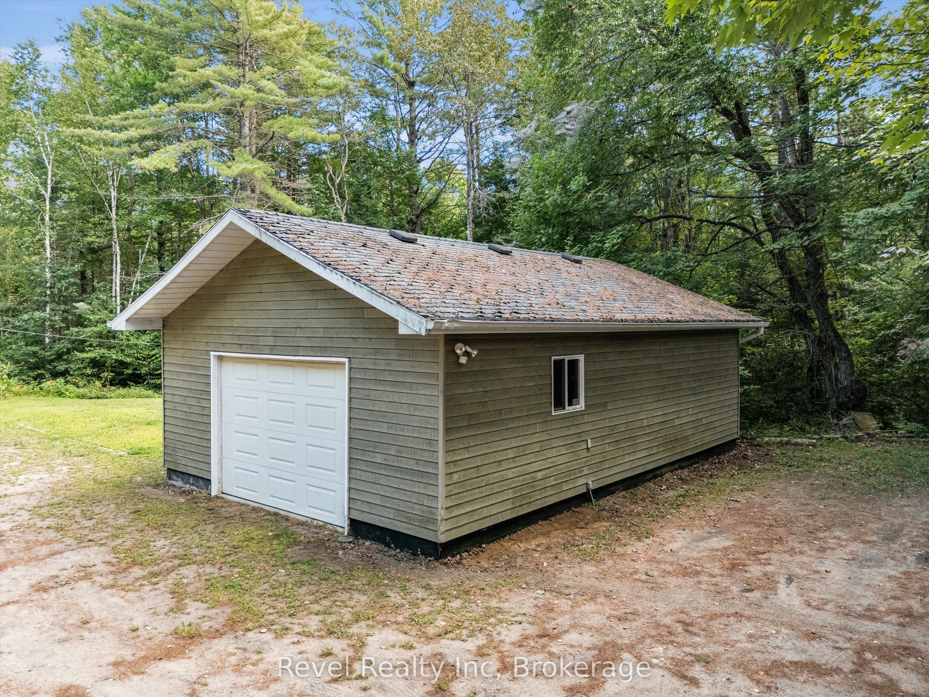 1326 Echo Lake Road, Lake of Bays, ON P0B 1A0 photo 2