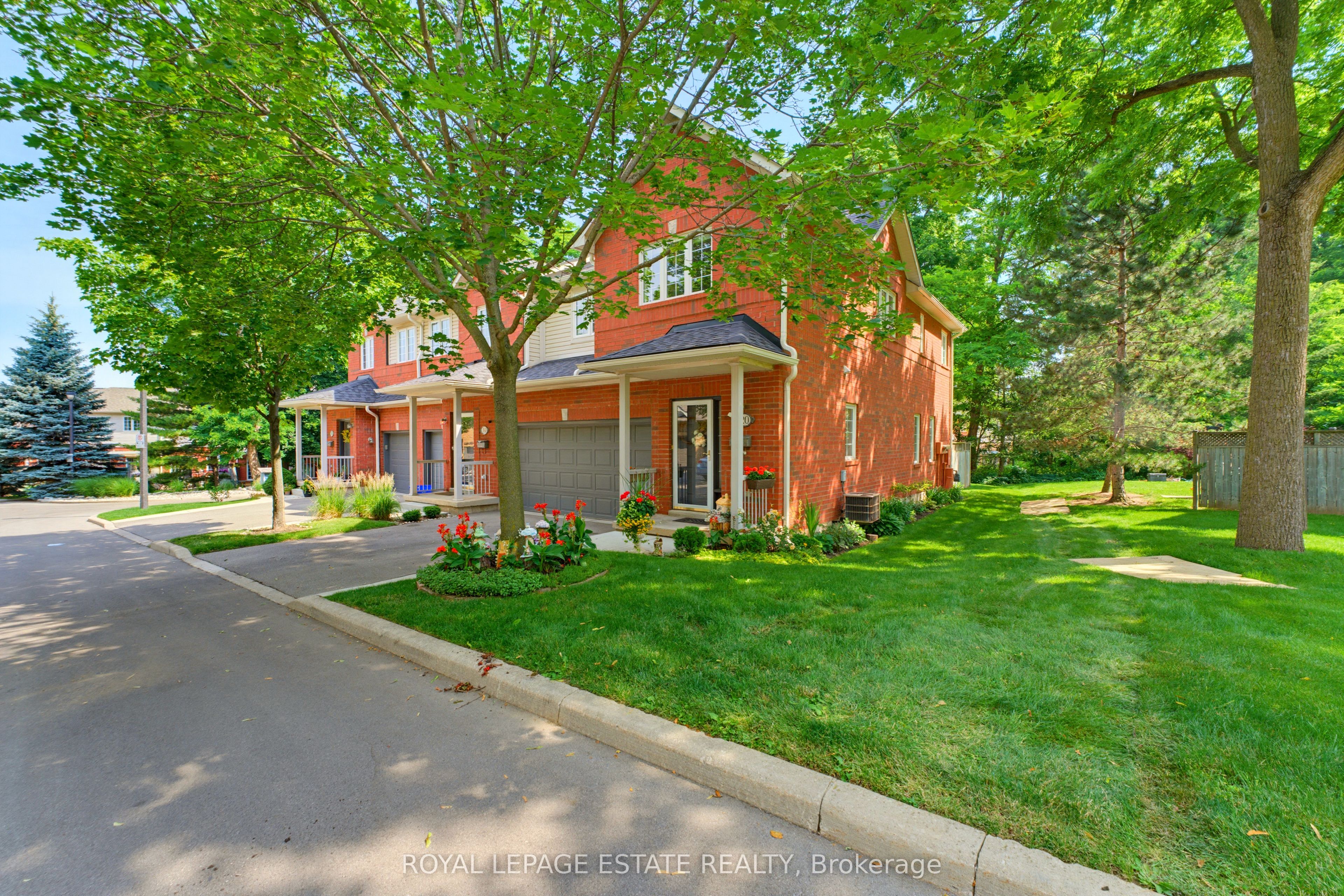 120 Beddoe Drive 20, Hamilton, ON L8P 4Z4