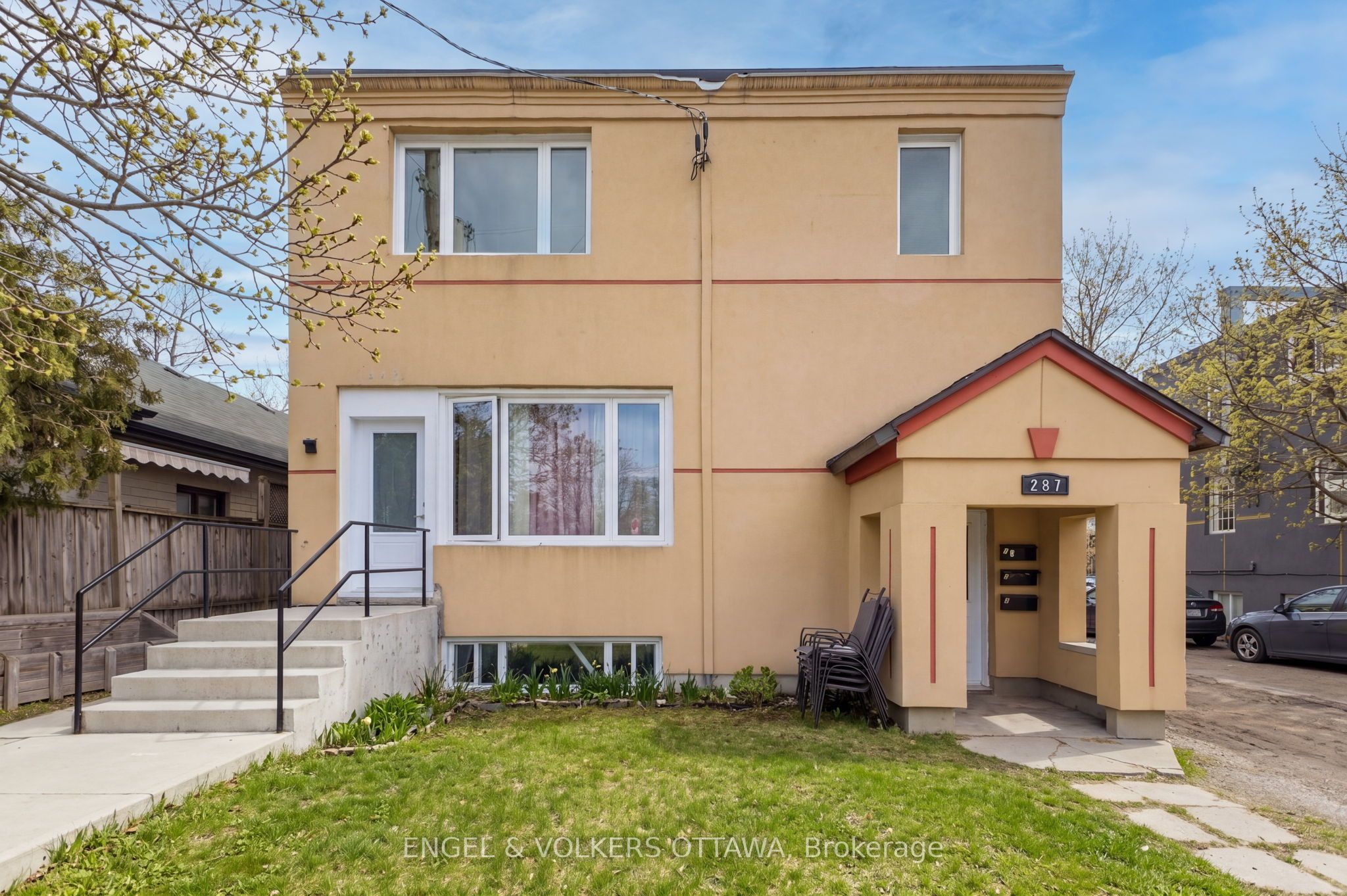 287 St Laurent Boulevard 1, Manor Park - Cardinal Glen and Area, ON K1K 2Z3