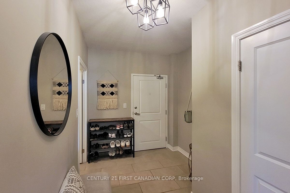 330 RIDOUT Street N 809, London East, ON N6A 0A7 photo 4