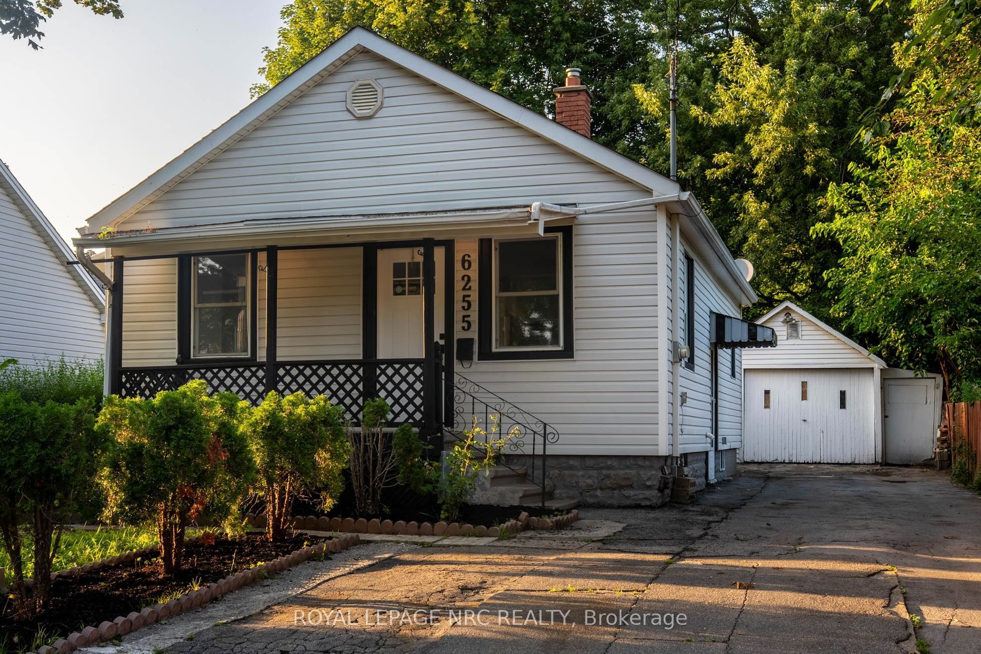 6255 Culp Street, Niagara Falls, ON L2G 2C2