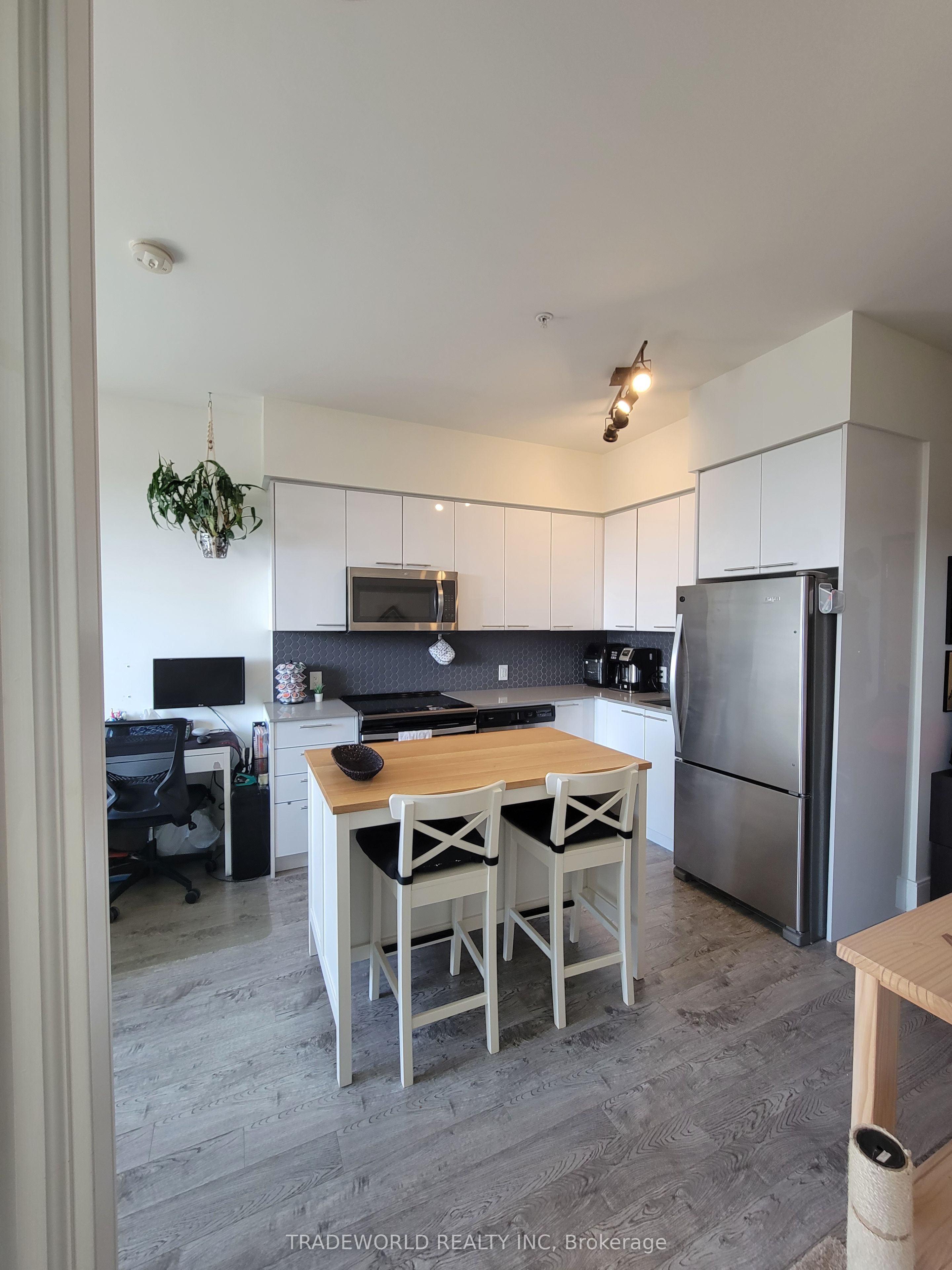 15 Prince Albert Boulevard 607, Kitchener, ON N2H 0C2 photo 3