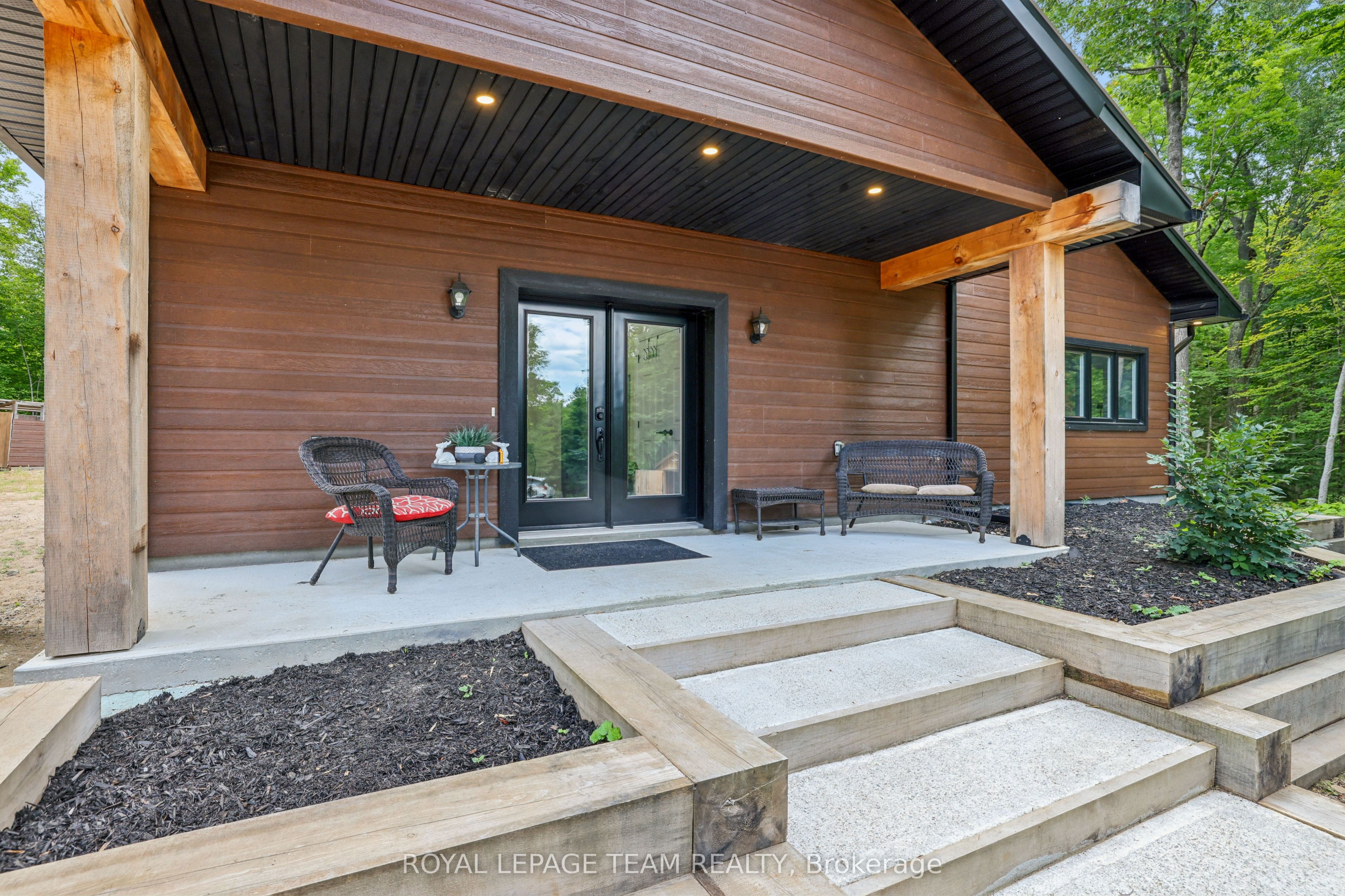 921 Ferguson Lake Road, Greater Madawaska, ON K0J 1H0 photo 5