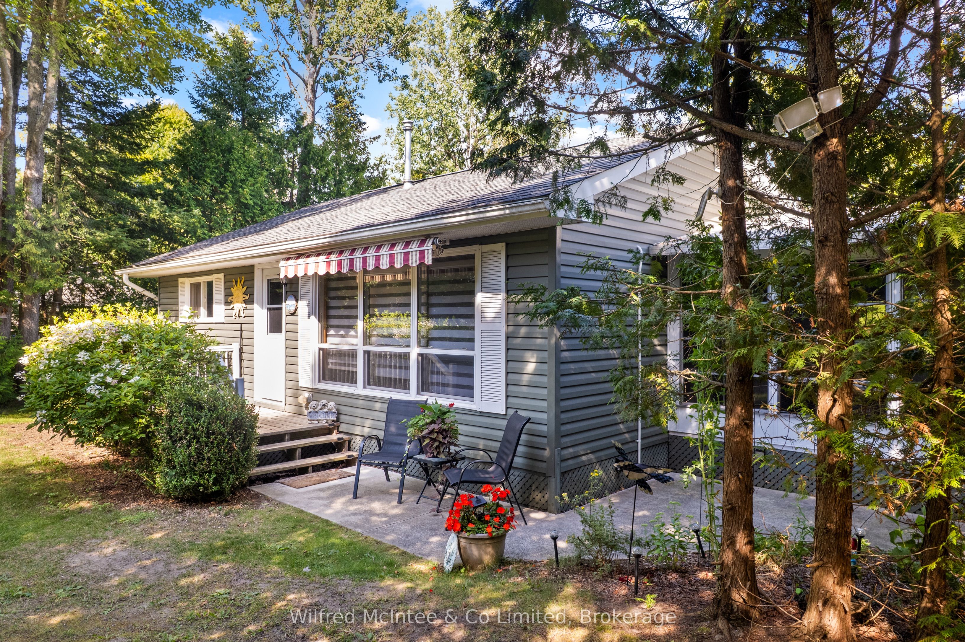 32 MOHAWK Drive, Native Leased Lands, ON N0H 2L0