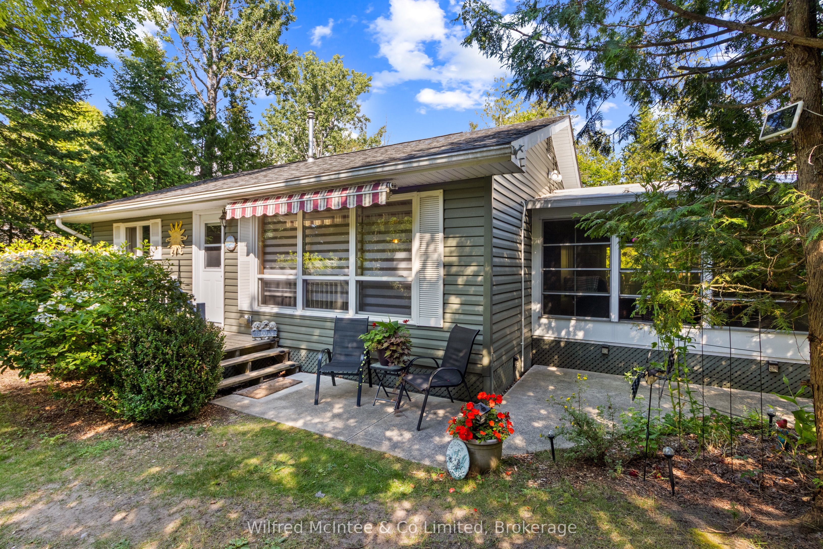 32 MOHAWK Drive, Native Leased Lands, ON N0H 2L0 photo 2