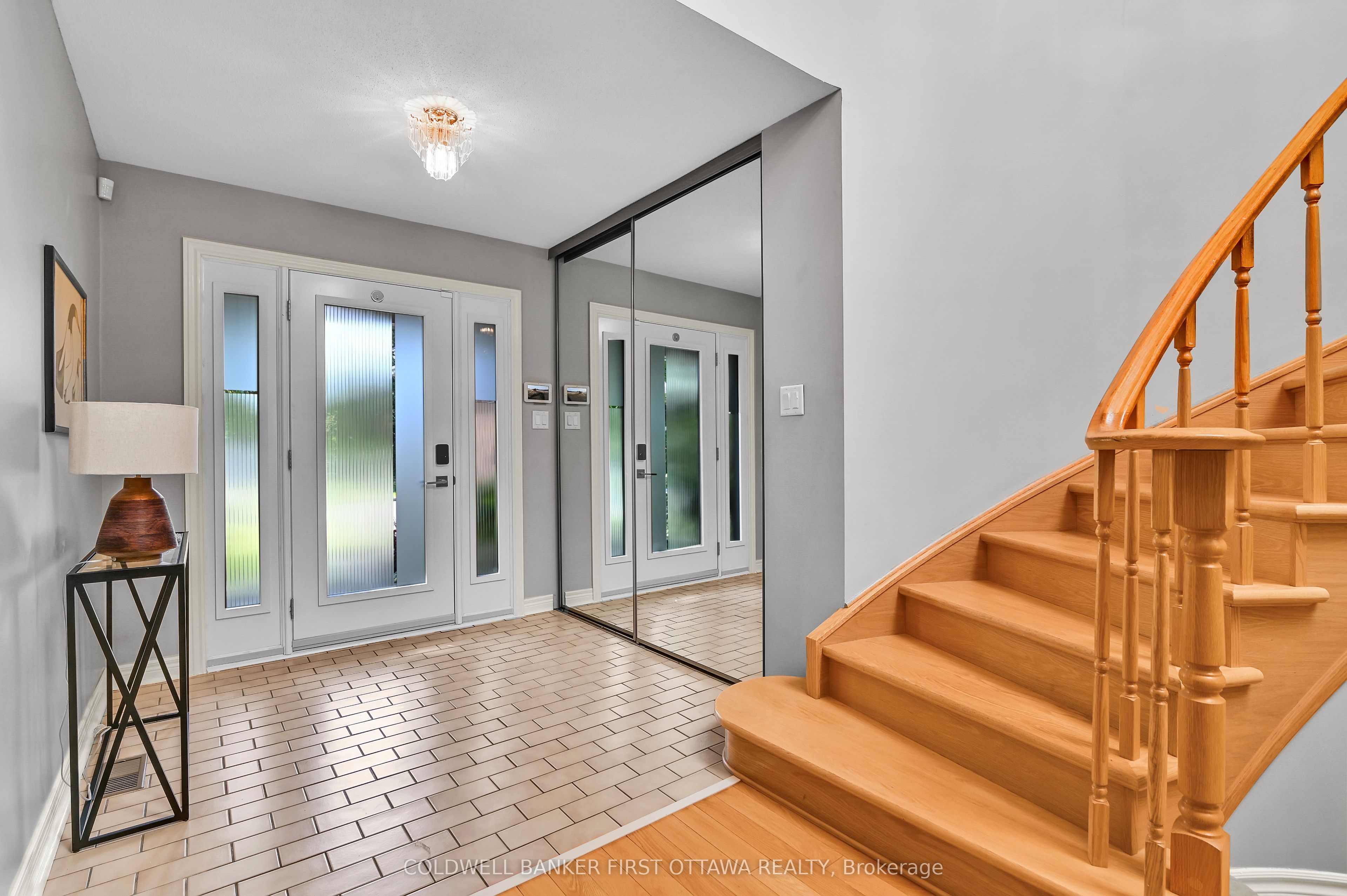 605 Brookridge Crescent, Orleans - Cumberland and Area, ON K4A 1Z6 photo 5