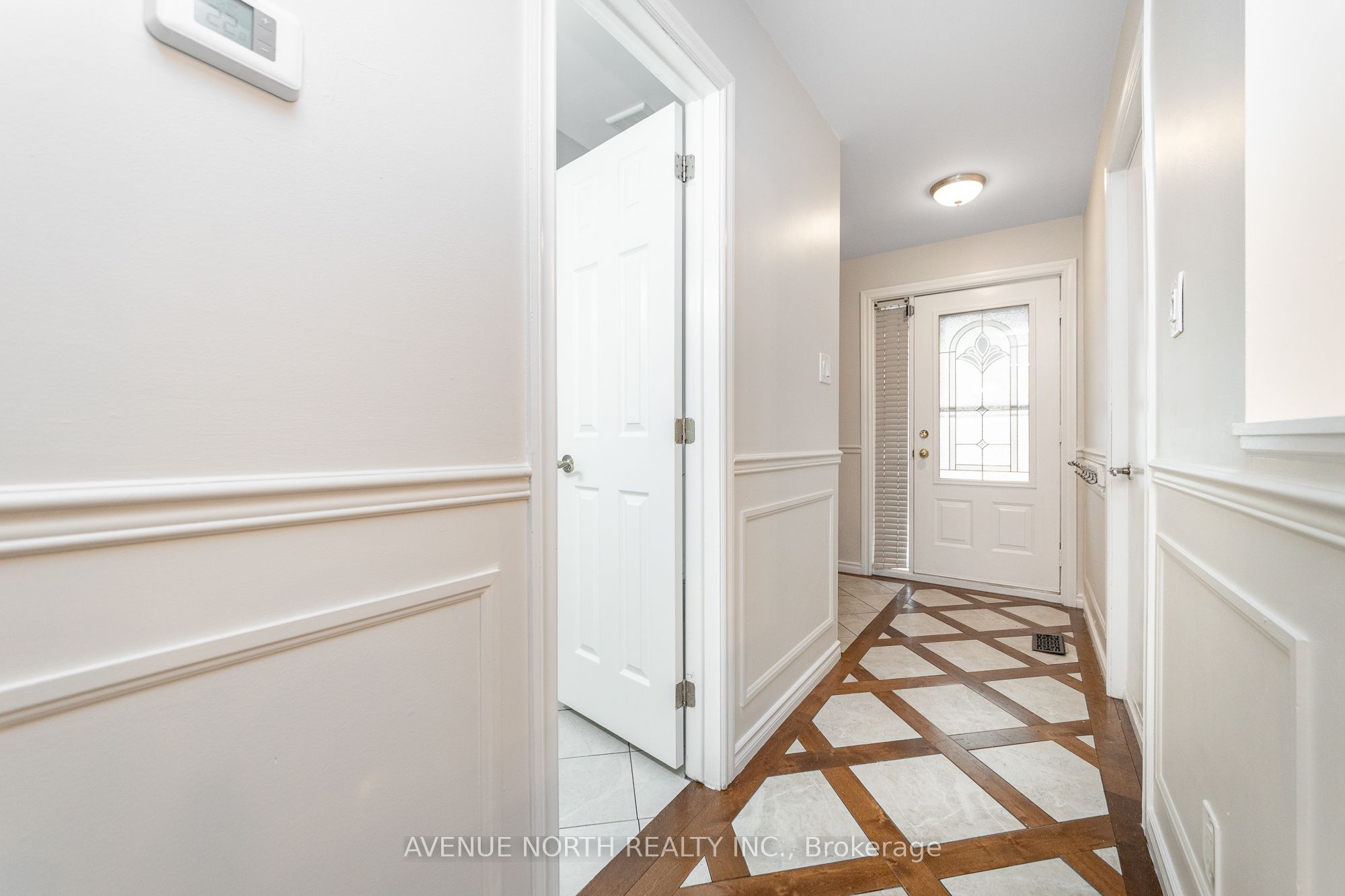 1103 Millwood Court, Orleans - Convent Glen and Area, ON K1C 3E9 photo 5