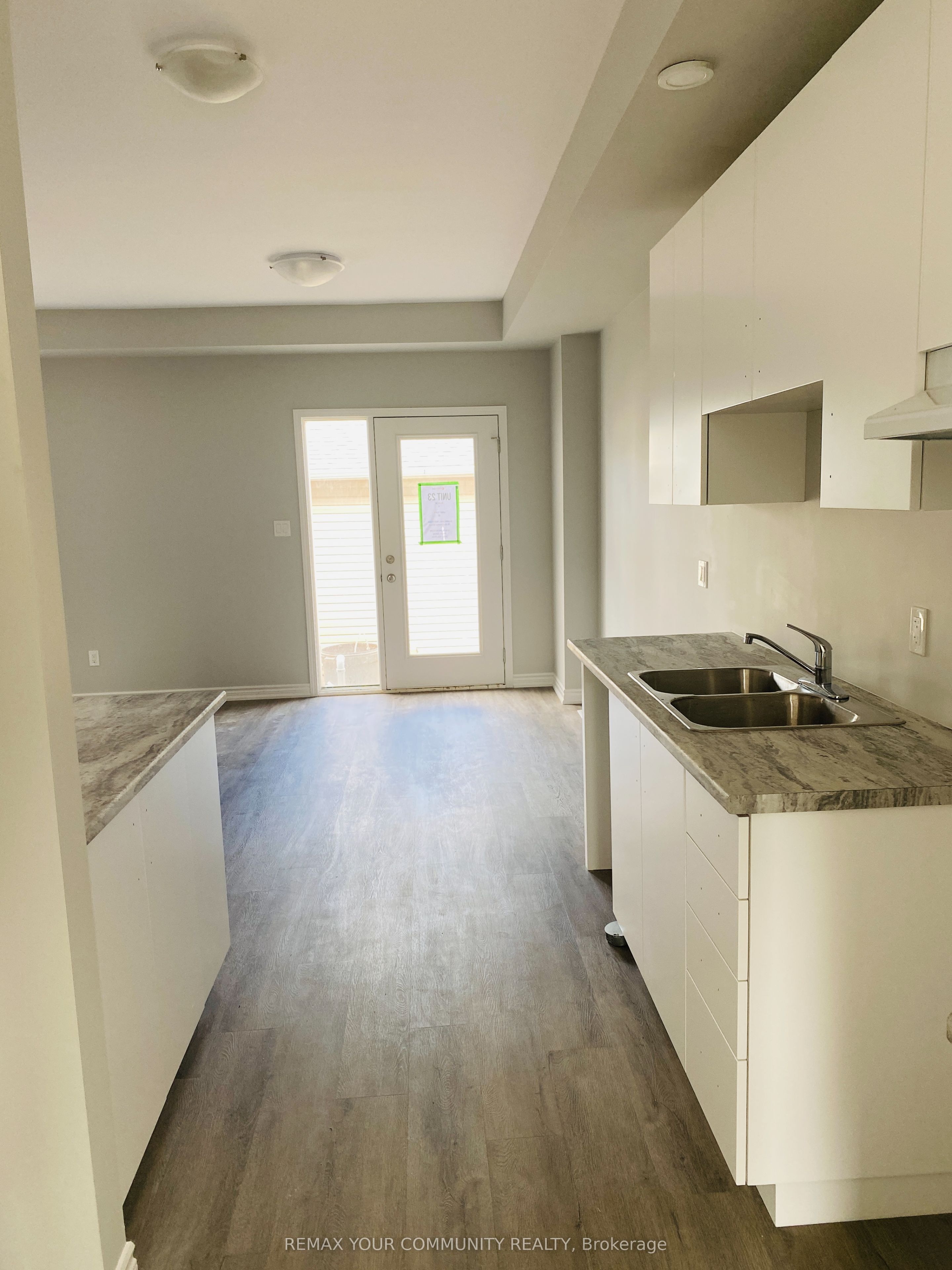 76 St. George Street 23, Welland, ON L3C 5N1 photo 5