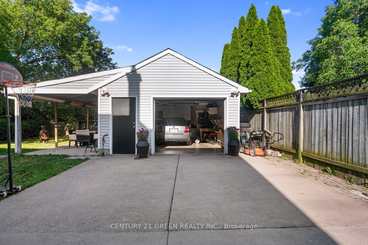 506 Niagara St Street, St. Catharines, ON L2M 3P5 photo 2