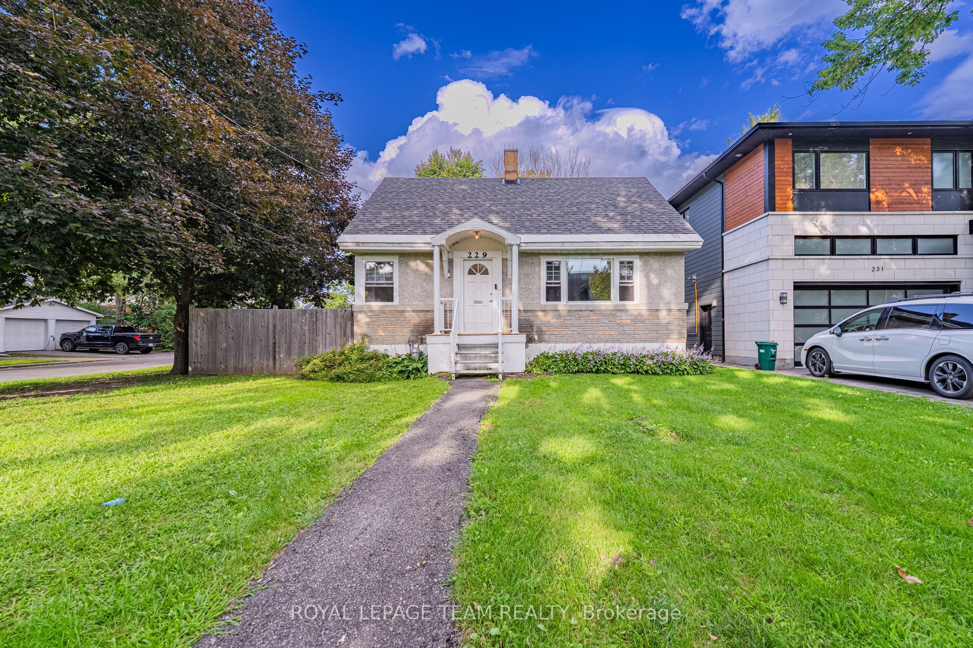 229 Daniel Avenue, Tunneys Pasture and Ottawa West, ON K1Y 0C7