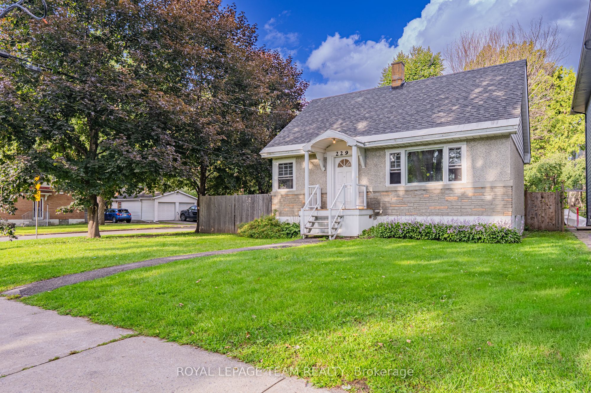229 Daniel Avenue, Tunneys Pasture and Ottawa West, ON K1Y 0C7 photo 3