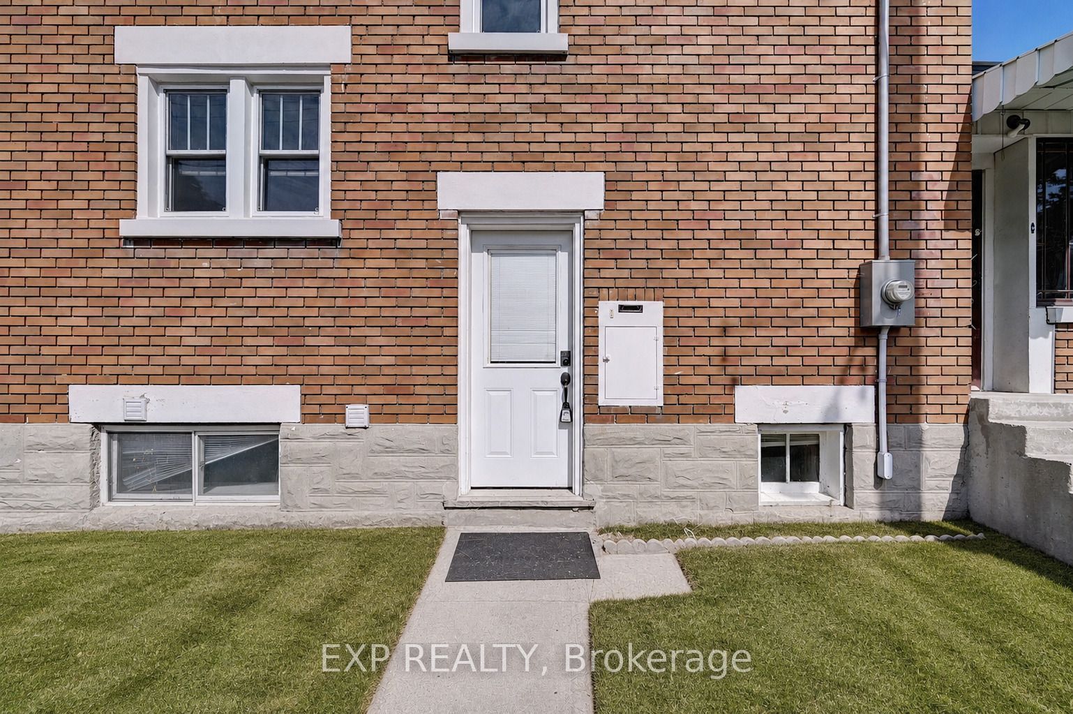 147 Courtland Avenue E, Kitchener, ON N2G 2T9 photo 3