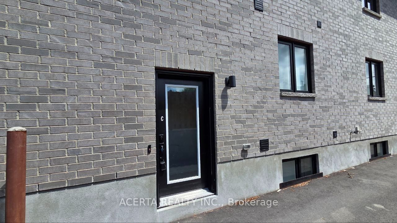 1252 Trenton Avenue C, Carlington - Central Park, ON K1Z 8J9 photo 2