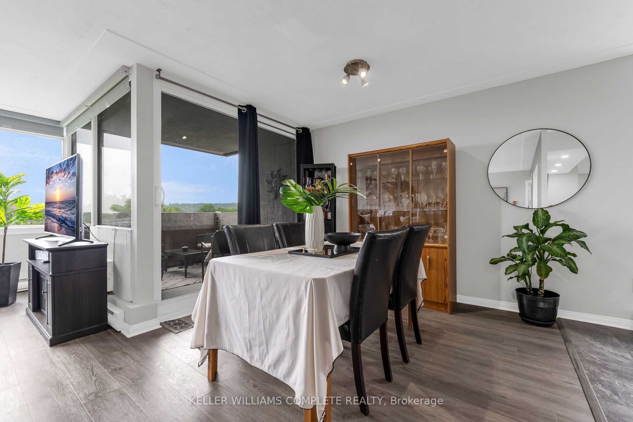 40 HARRISFORD Street 608, Hamilton, ON L8K 6N1 photo 4