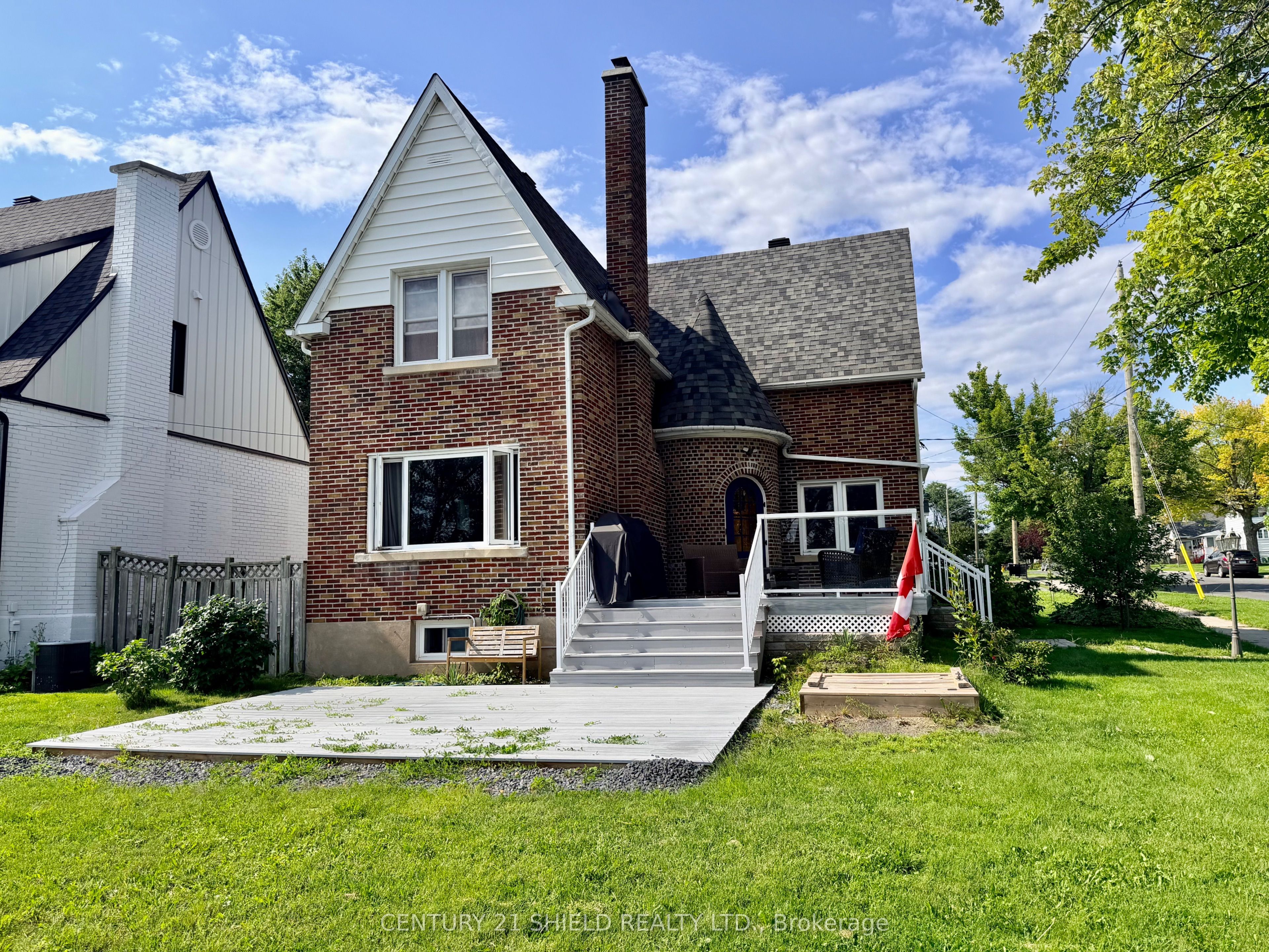 1506 Montreal Road, Cornwall, ON K6H 1E8