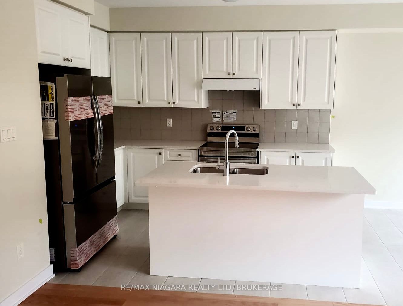 21 Keelson Street Upper, Welland, ON L3B 0M2 photo 2