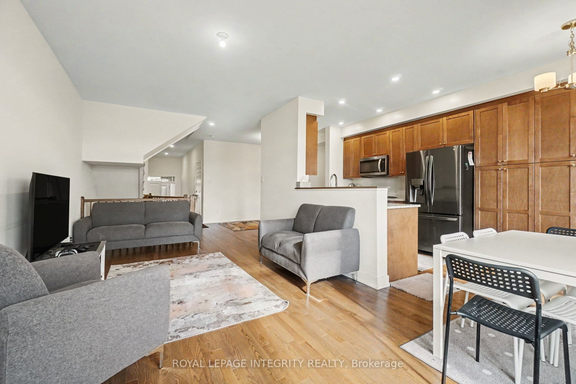 226 Monticello Avenue, Kanata, ON K2S 2R7 photo 4