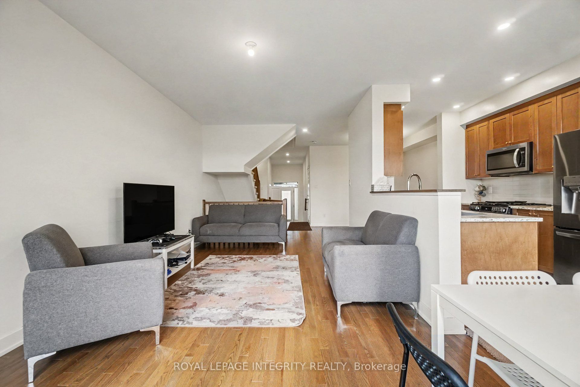 226 Monticello Avenue, Kanata, ON K2S 2R7 photo 5