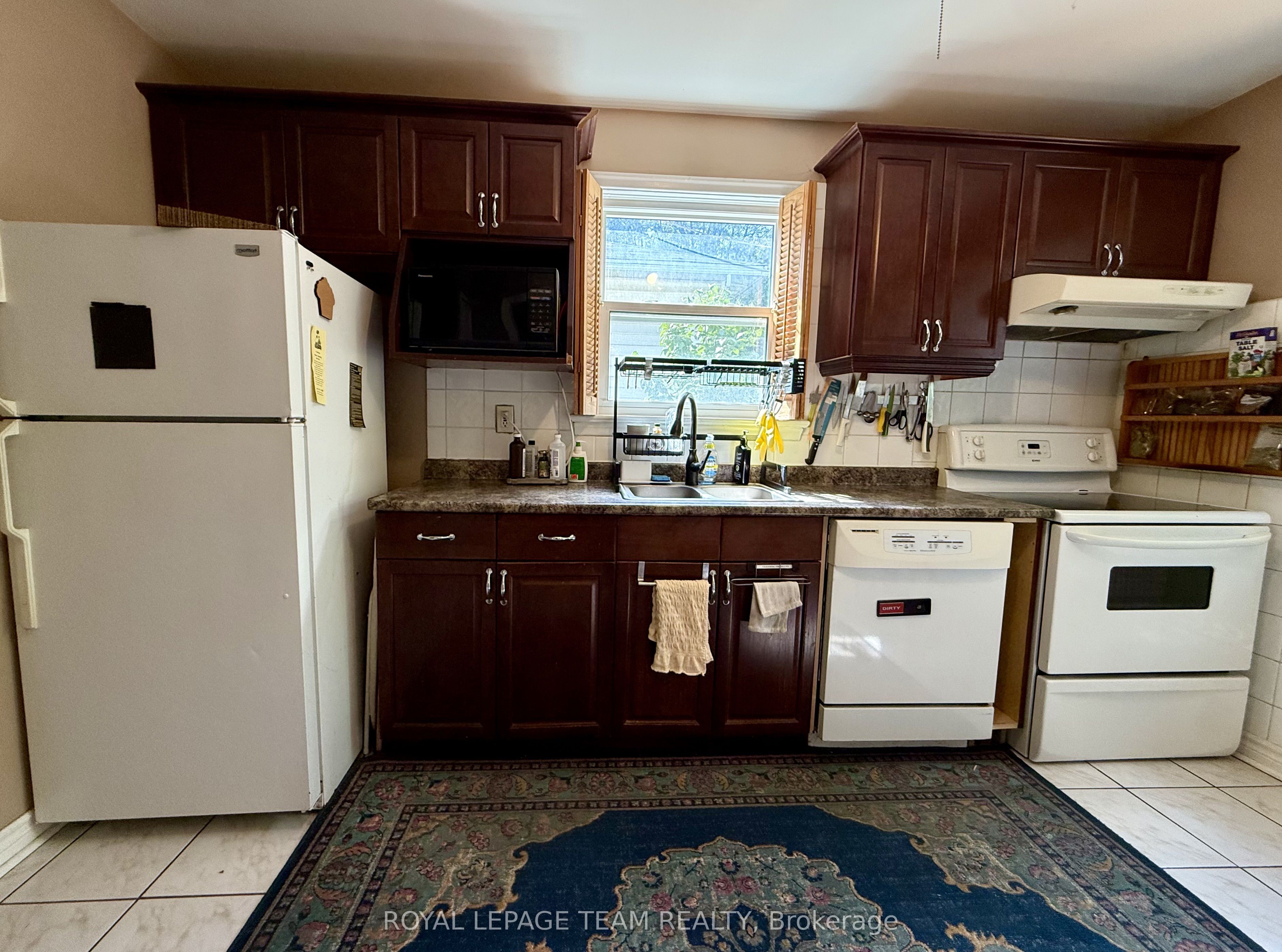 881 Smyth Road, Elmvale Acres and Area, ON K1G 1P4 photo 5