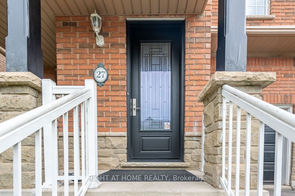 27 Panorama Way, Hamilton, ON L8E 6C6 photo 3