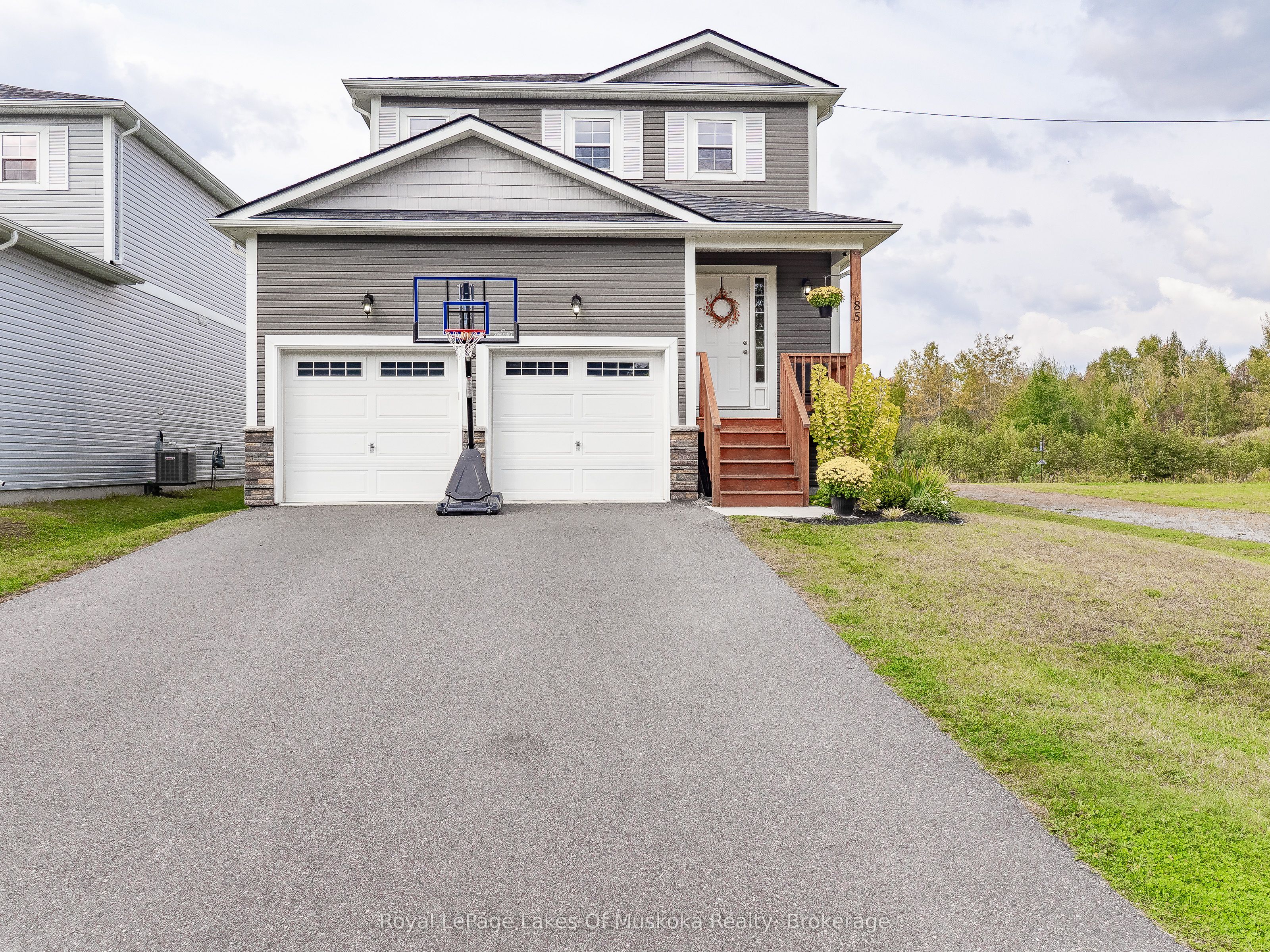 85 Douglas Drive, Bracebridge, ON P1L 0L3