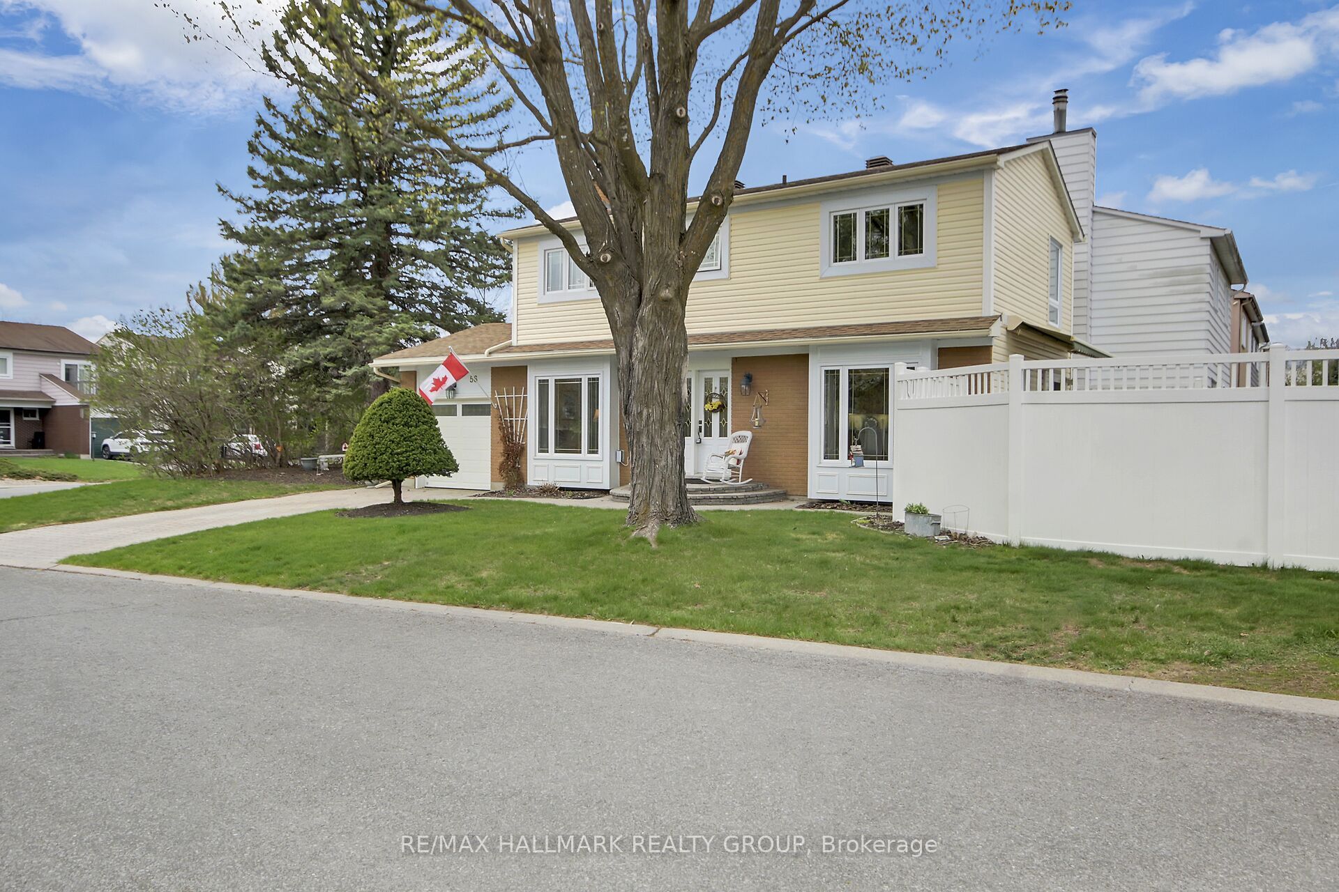 56 Foxleigh Crescent, Kanata, ON K2M 1B7 photo 2
