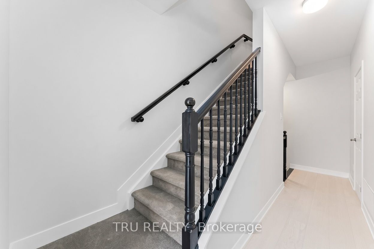 239 Anyolite Private, Barrhaven, ON K2J 7J3 photo 4