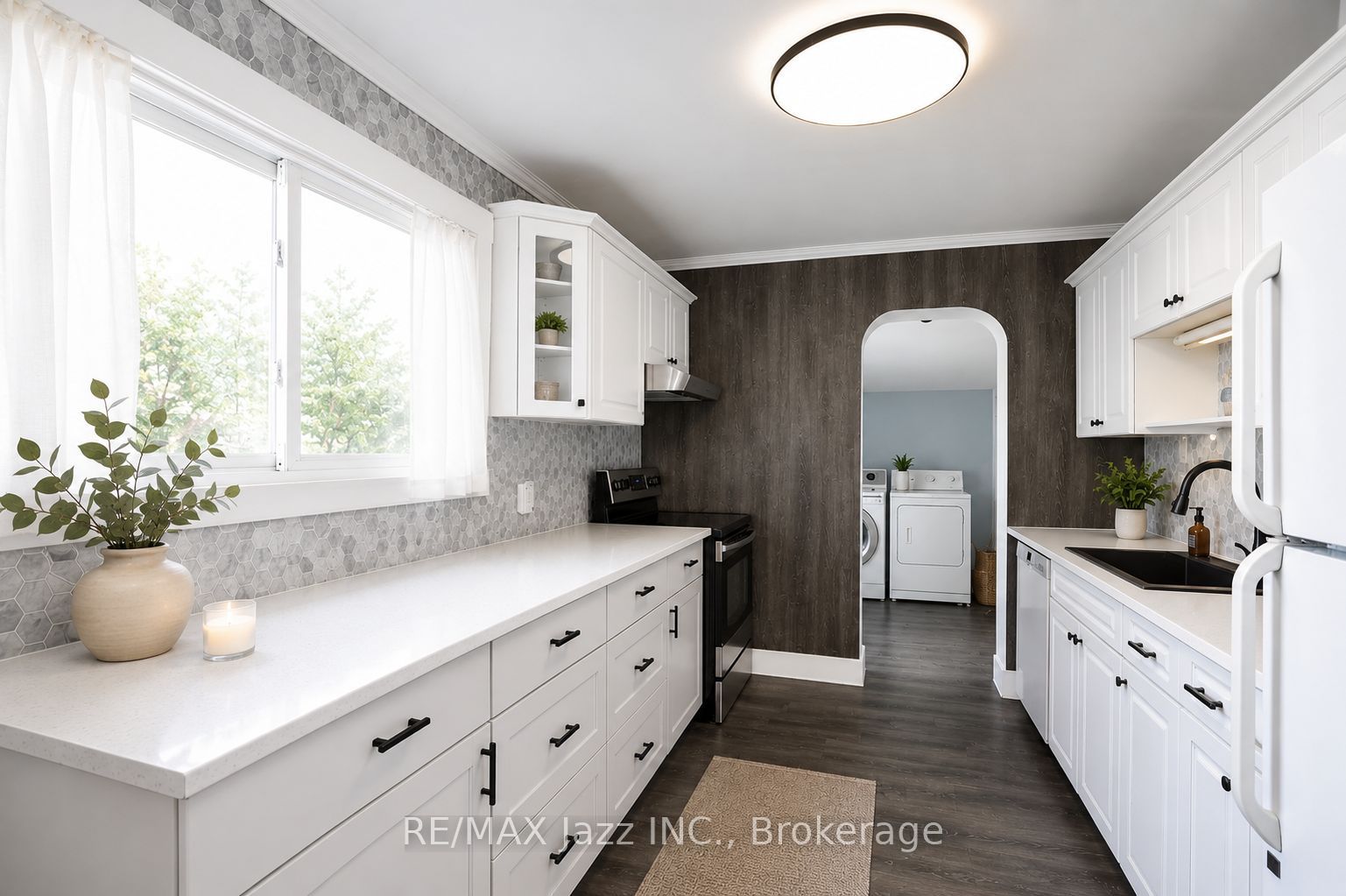 159 Byron Street, Quinte West, ON K8V 2Y7 photo 2