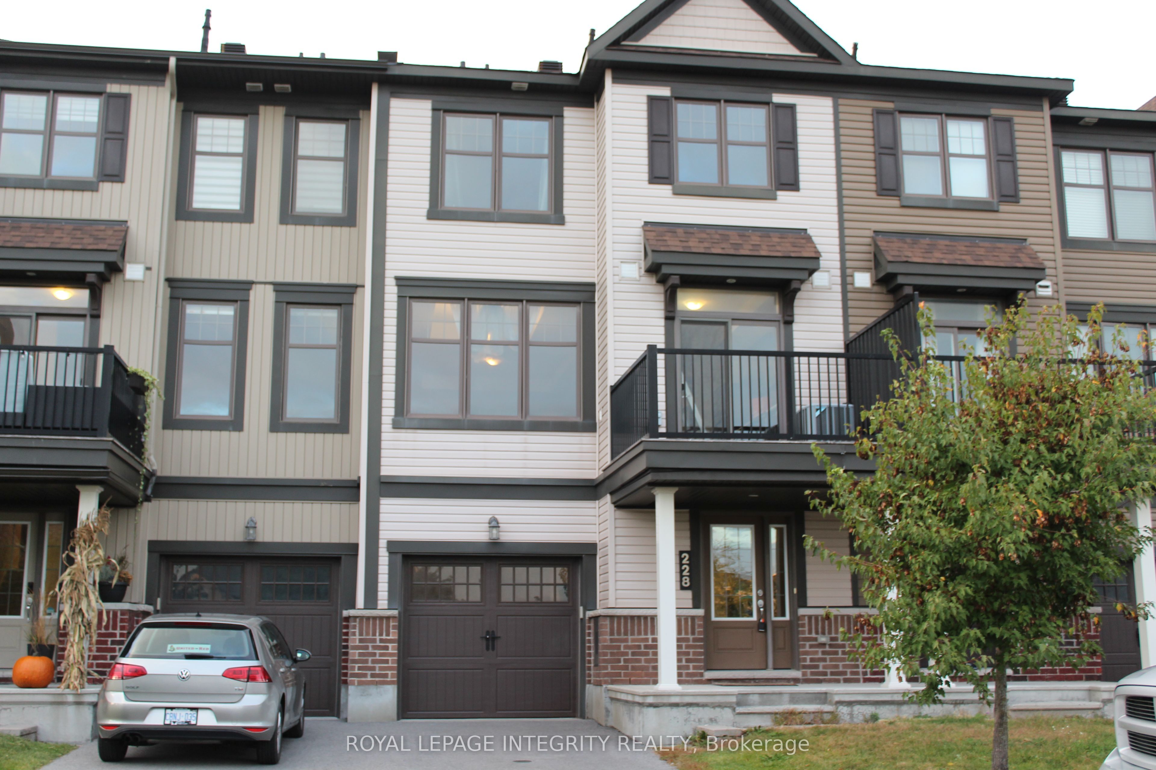 228 Halyard Way, Kanata, ON K2S 1B9