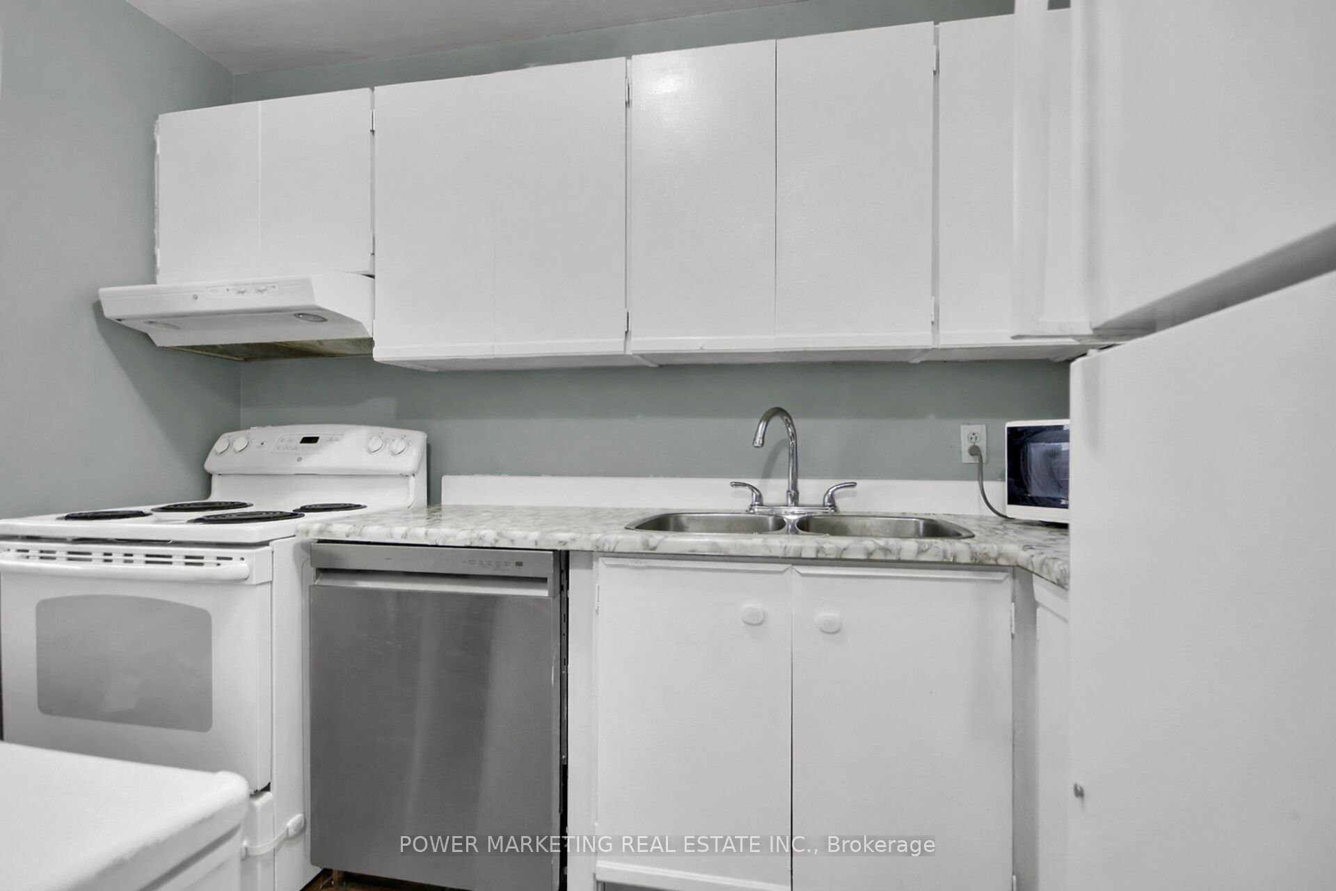 2020 JASMINE Crescent 1116, Beacon Hill North - South and Area, ON K1J 8K5 photo 5
