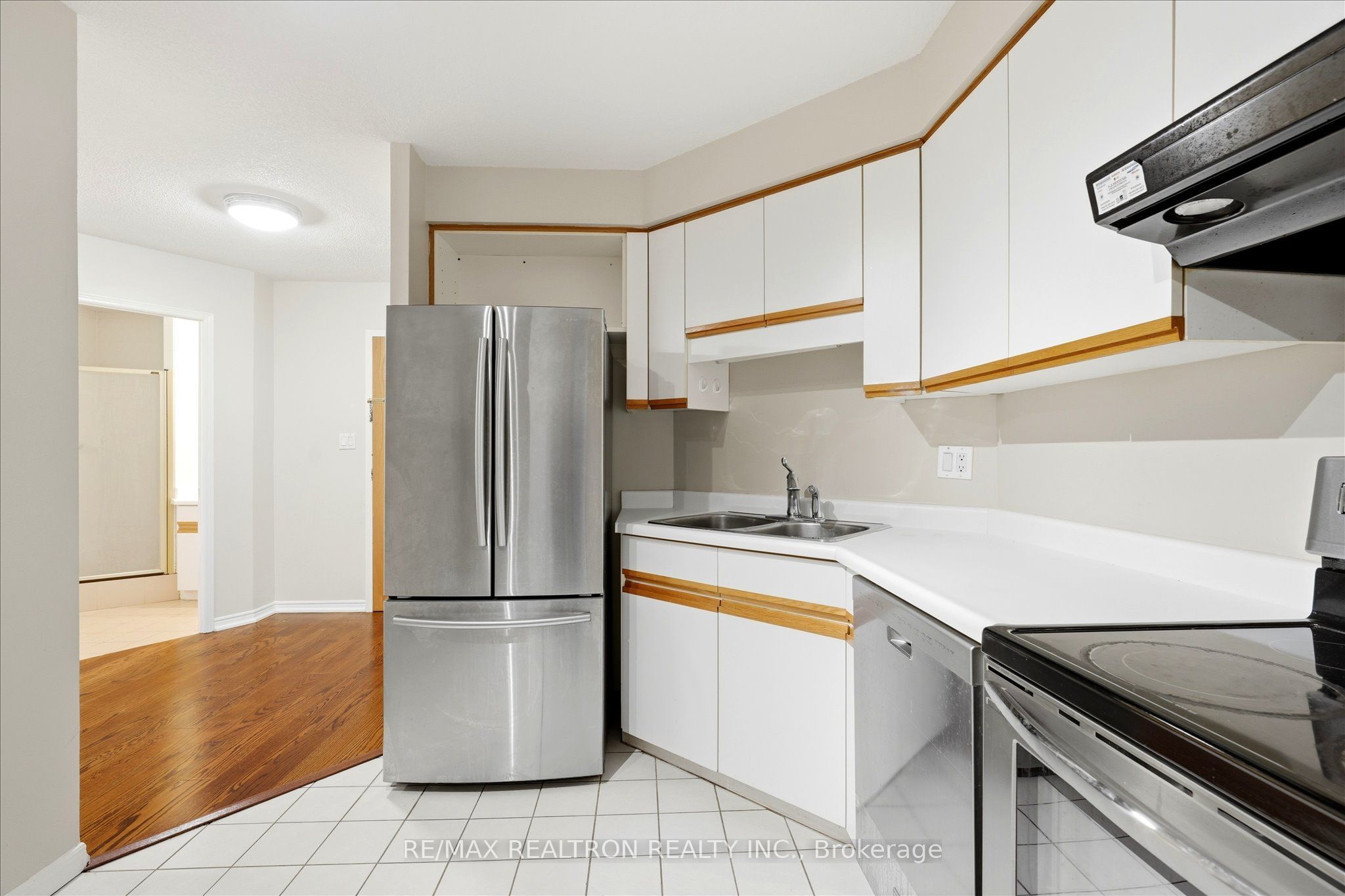 695 Richmond Street 1006, London East, ON N6A 5M8 photo 5