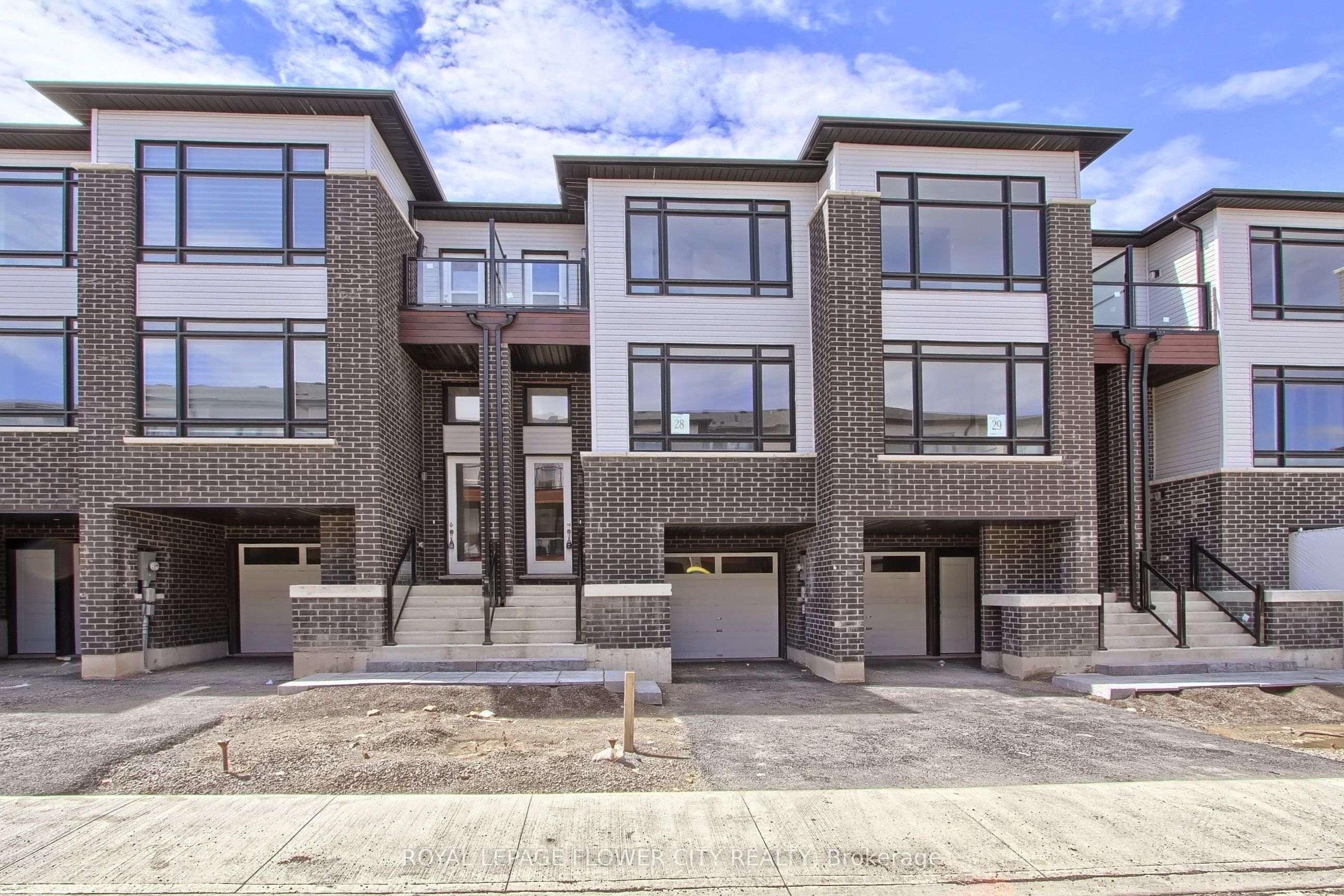 33 Sidney Rose Common, St. Catharines, ON L2T 0B3 photo 2
