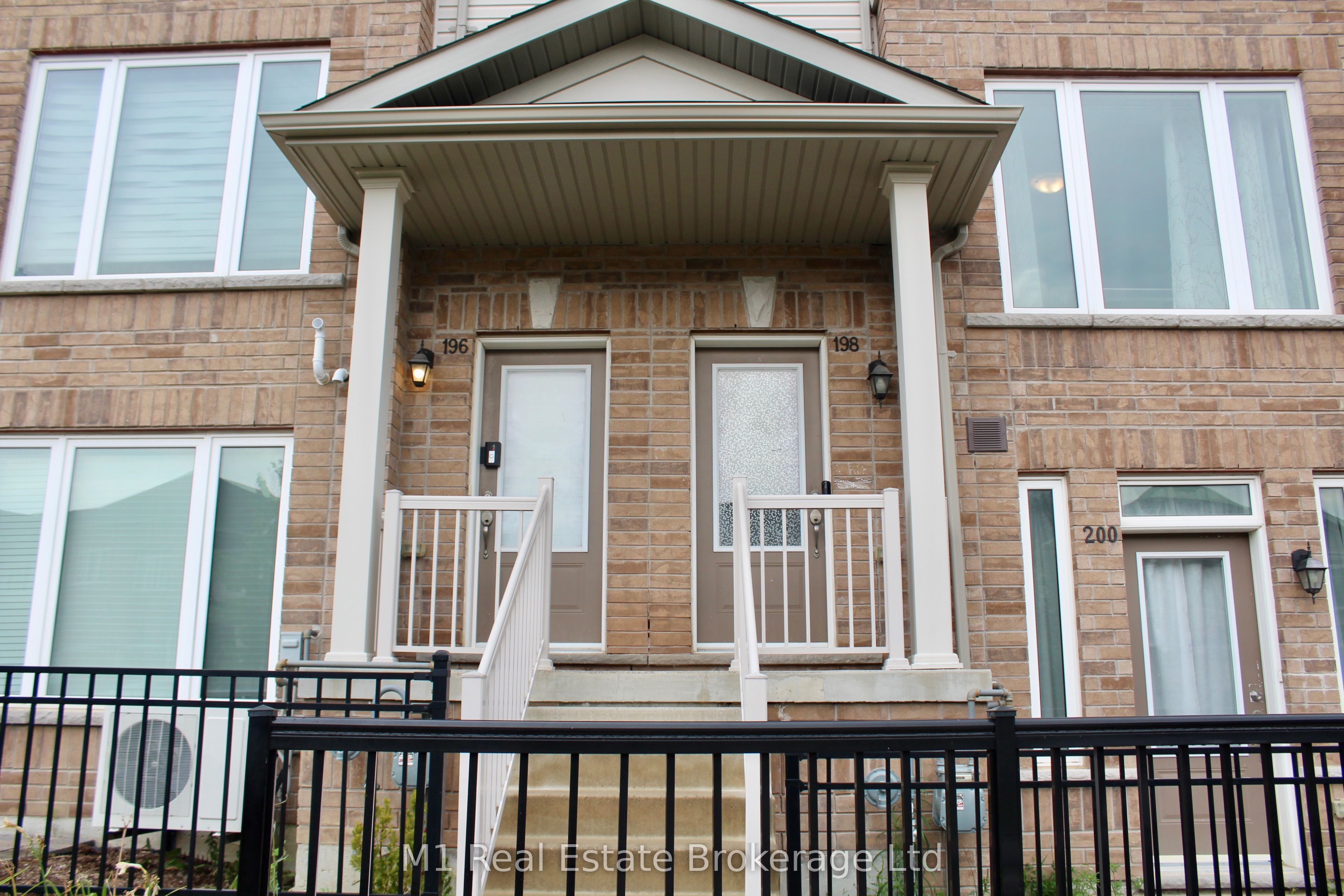 198 Law Drive 25, Guelph, ON N1E 0P6