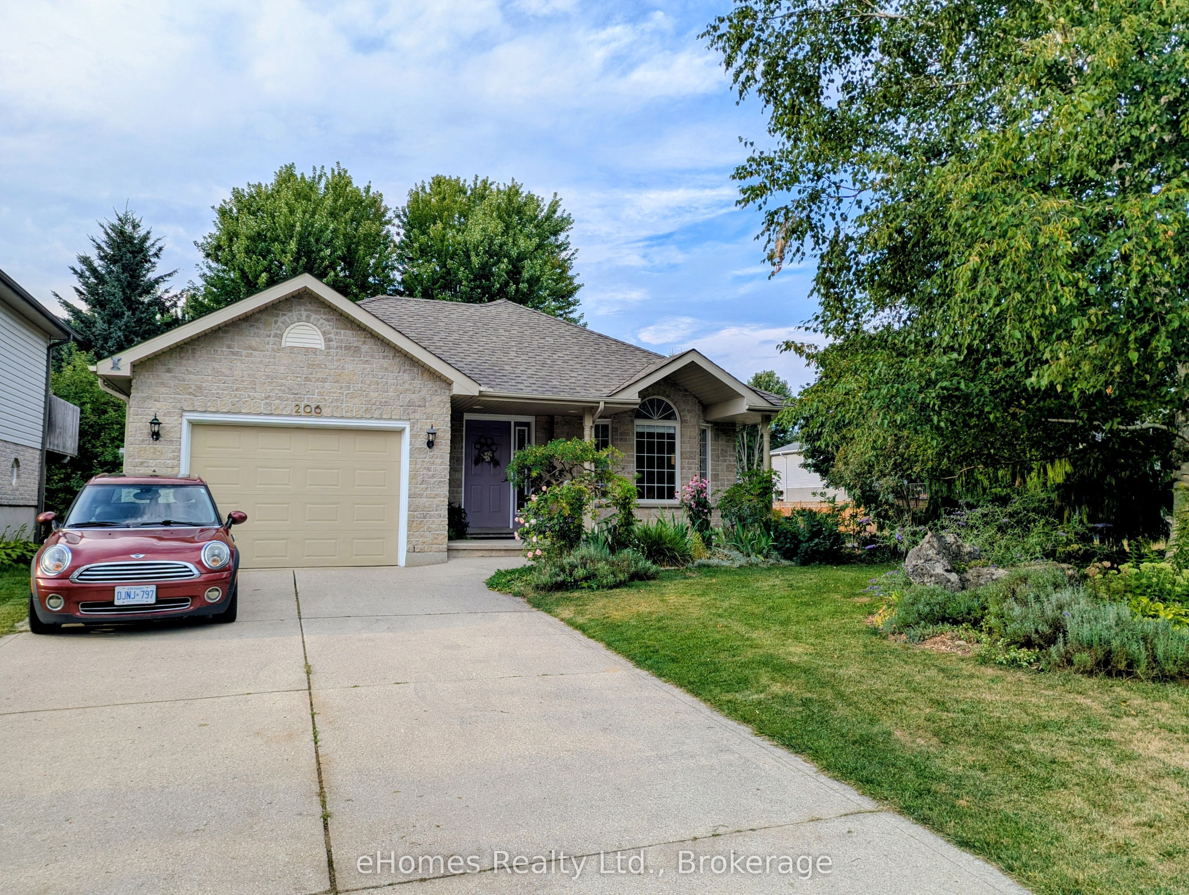 206 2nd A Street W, Owen Sound, ON N4K 6X3