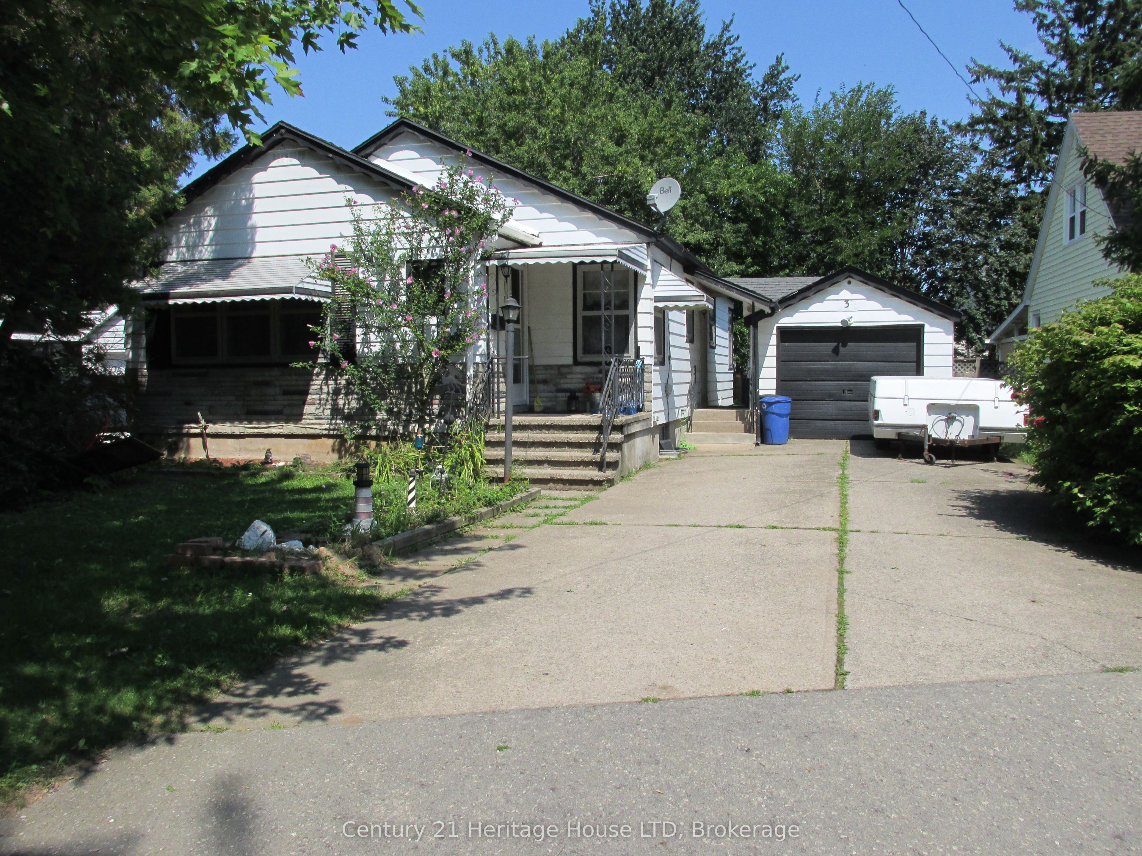3 Melba Road, St. Catharines, ON L2M 4P5