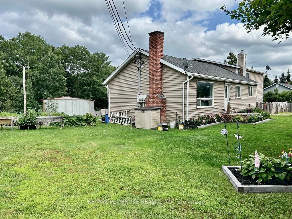 3396 B Line Road, Laurentian Valley, ON K8A 6W7 photo 3