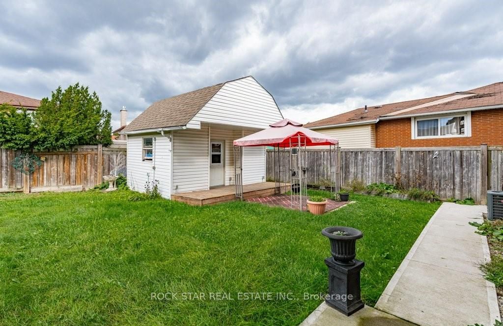 271 Carson Drive Lower, Hamilton, ON L8T 2X8 photo 2