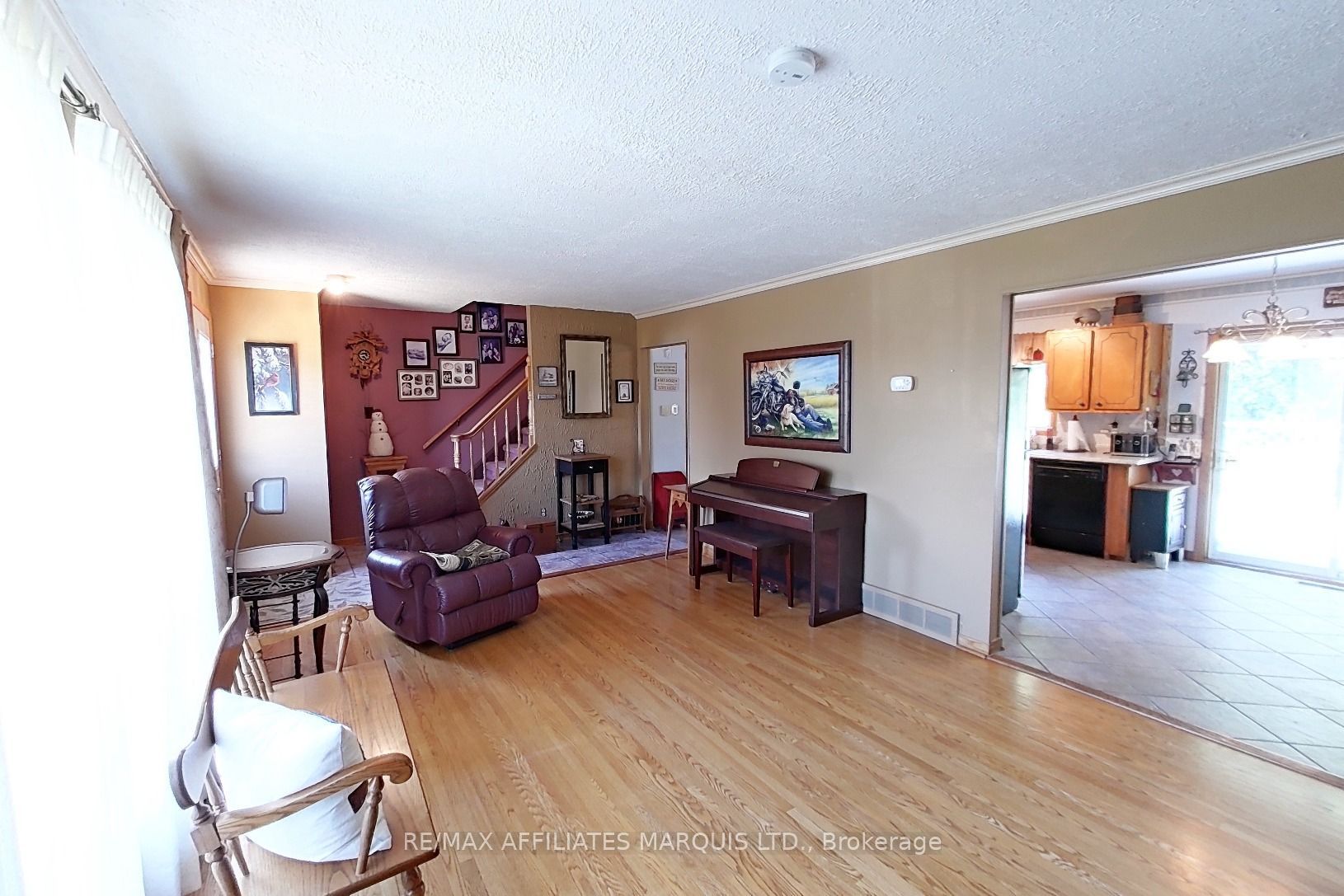 917 Queen Street, Cornwall, ON K6J 1P3 photo 4