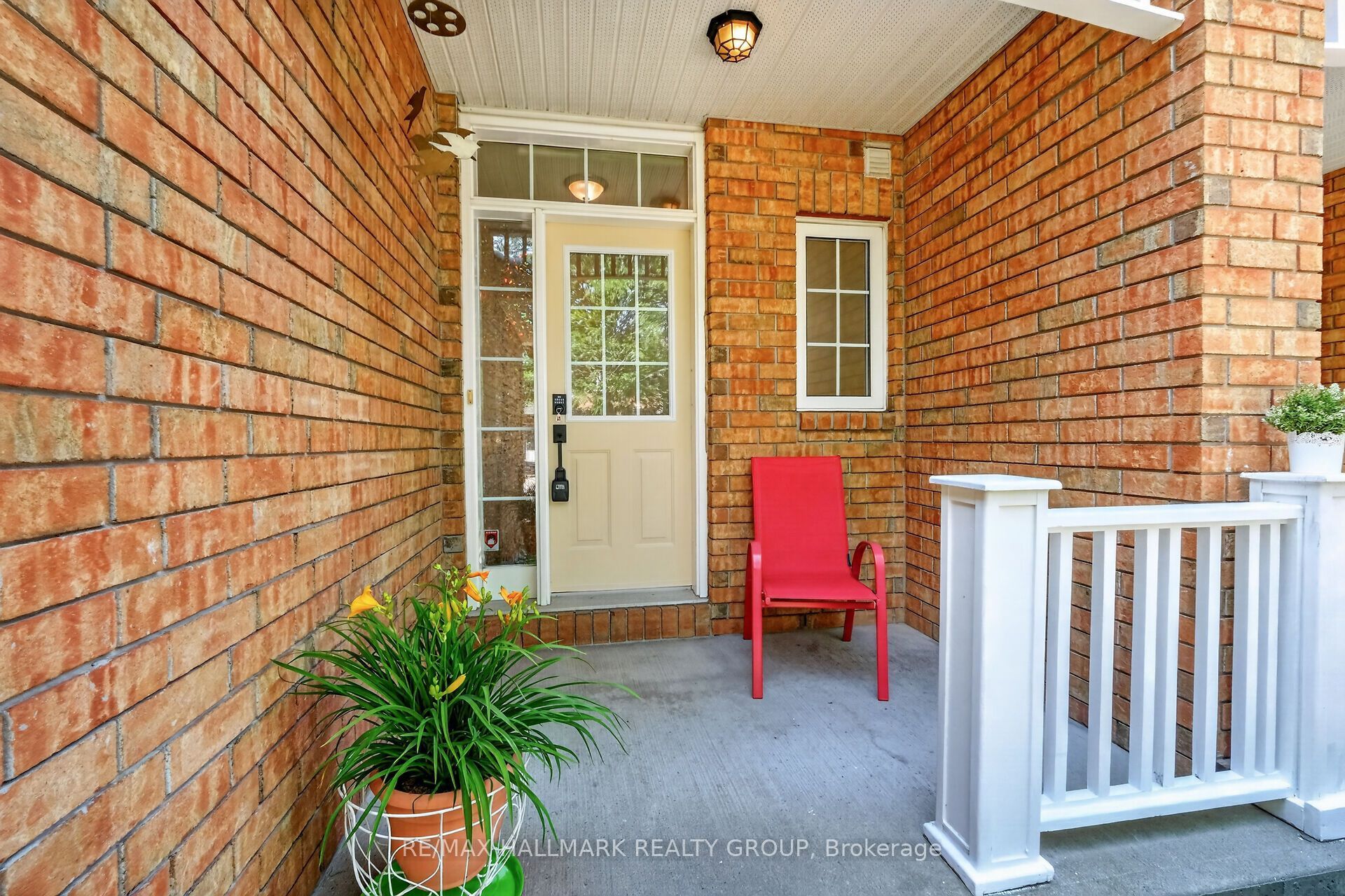 24 Gray Crescent, Kanata, ON K2K 3J6 photo 3