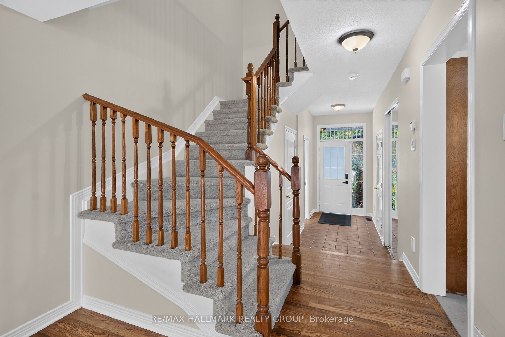 24 Gray Crescent, Kanata, ON K2K 3J6 photo 5