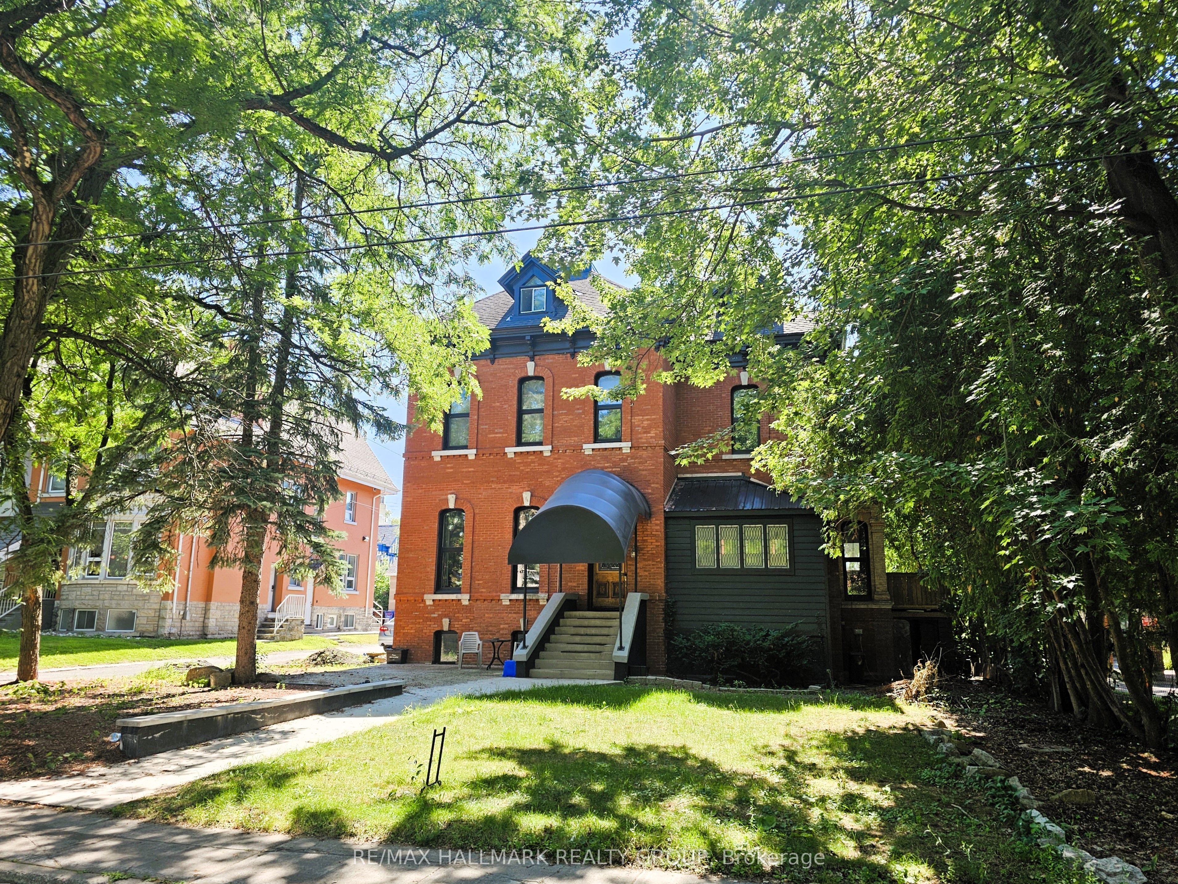 460 Wilbrod Street, Lower Town - Sandy Hill, ON K1N 6M8