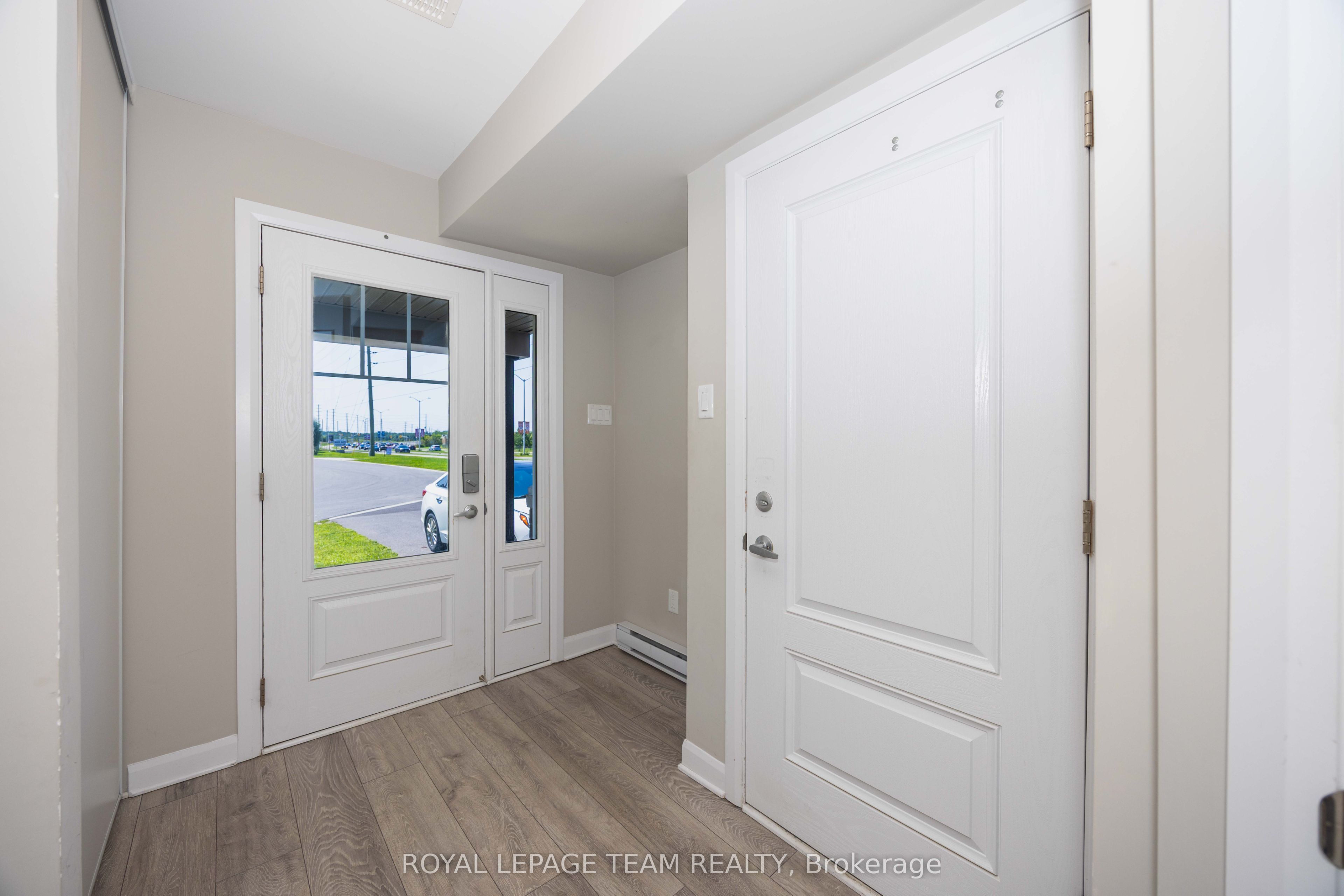 526 Clemency Crescent, Barrhaven, ON K2J 6R7 photo 4