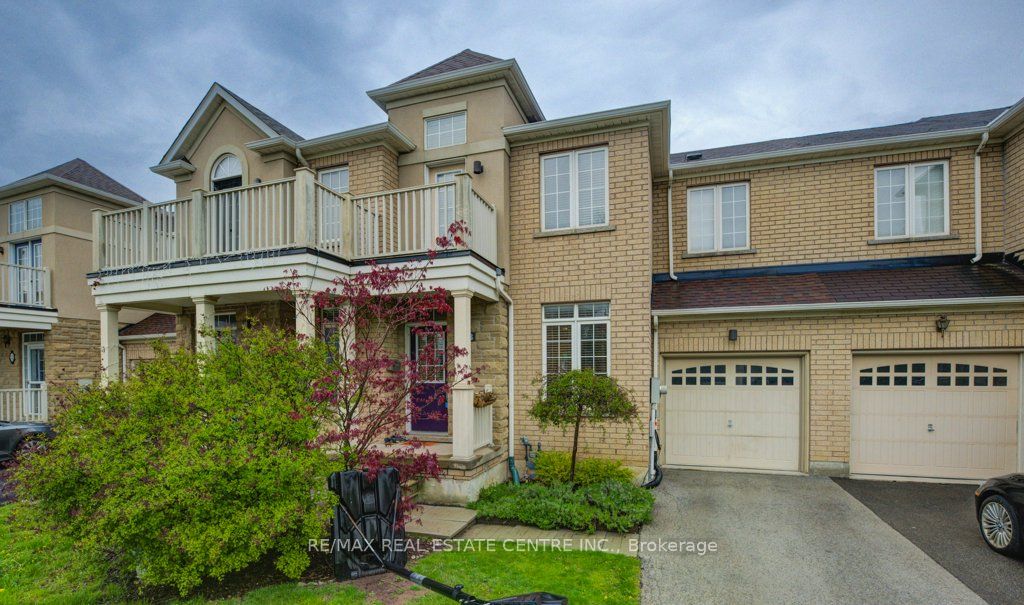 28 Glendarling Crescent, Hamilton, ON L8E 0A9