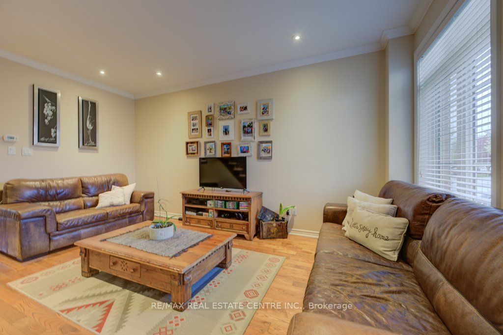 28 Glendarling Crescent, Hamilton, ON L8E 0A9 photo 4